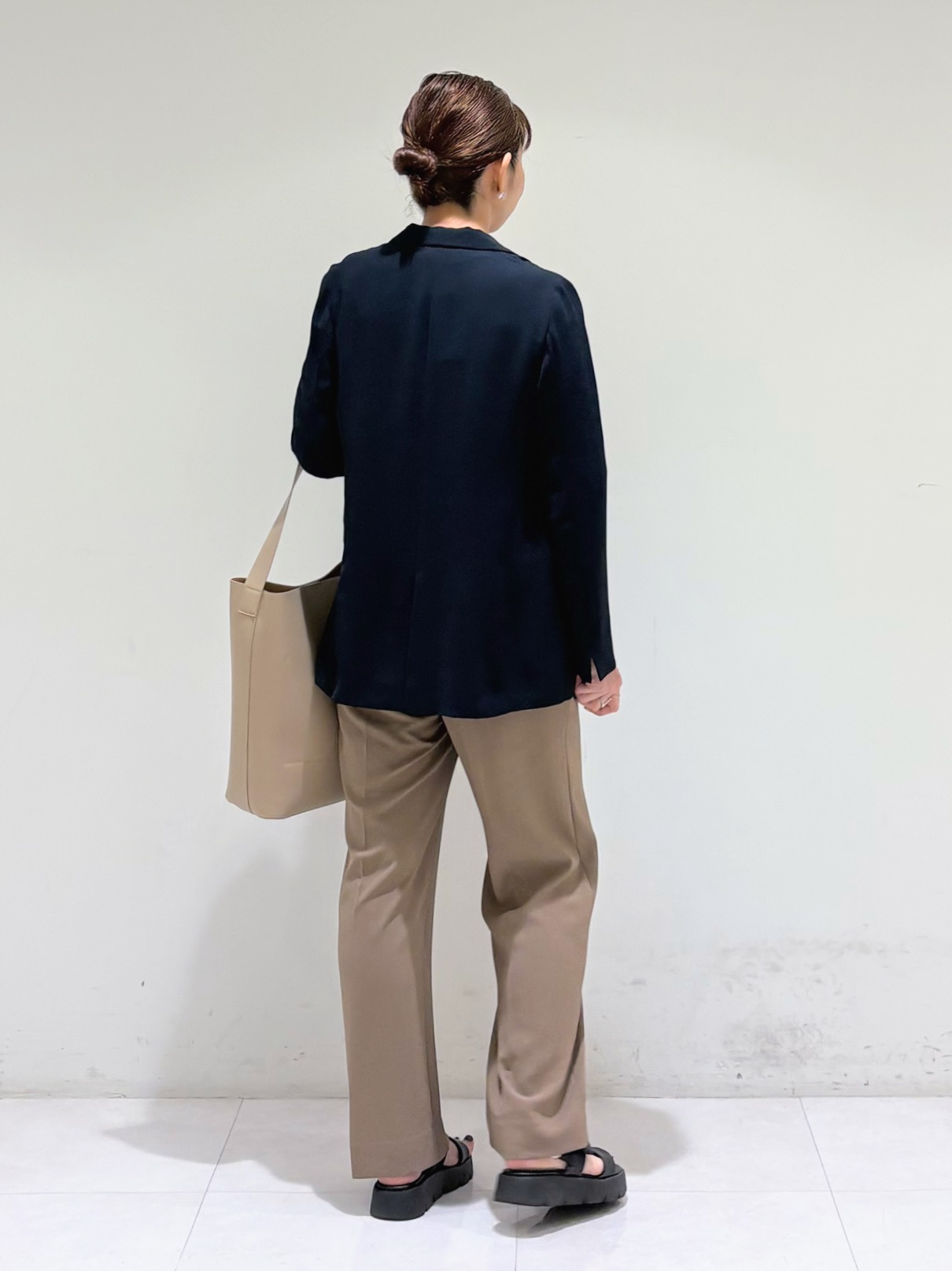 tsuyuさんの「INDIVI｜【洗える／多機能／SETUP可】着る日傘ダブルジャケット」を使ったコーディネート