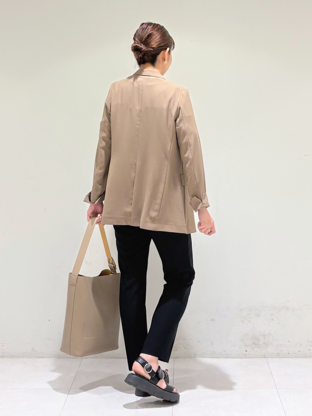 tsuyuさんの「INDIVI｜【新作登場！着る日傘】 ダブルジャケット」を使ったコーディネート
