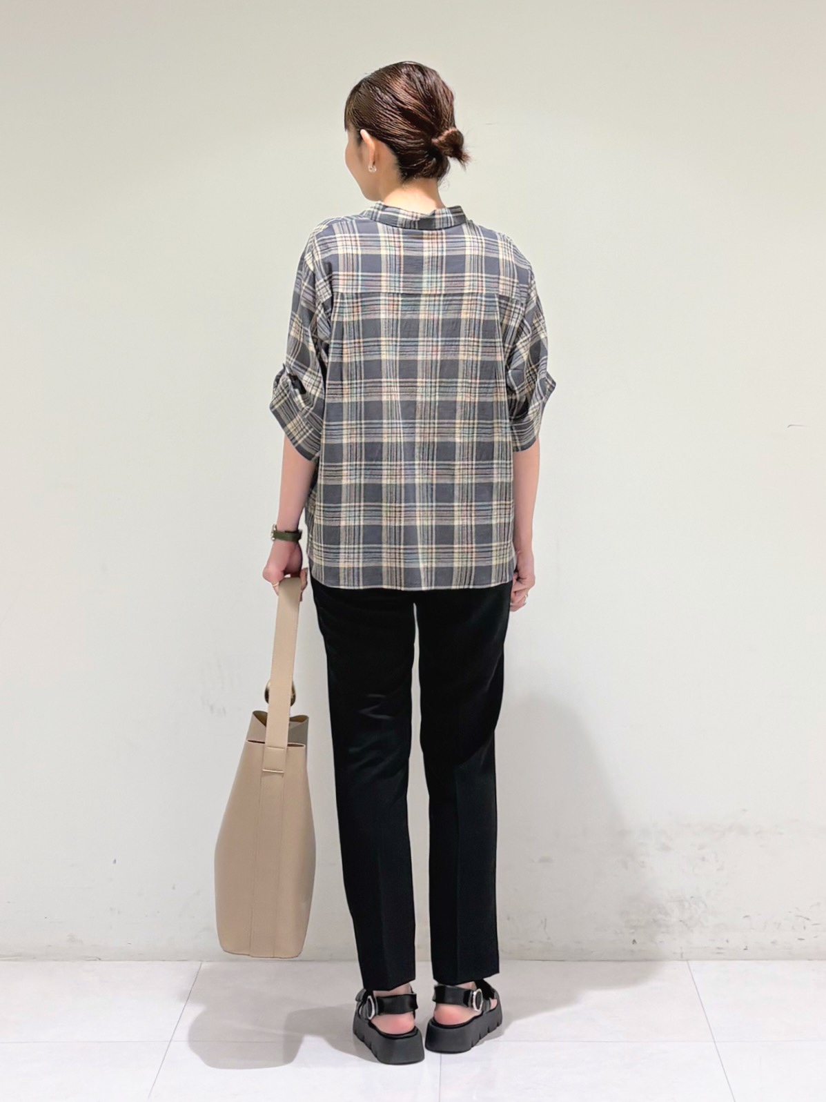 tsuyuさんの「INDIVI｜【A4対応／合皮】配色トートバッグ」を使ったコーディネート