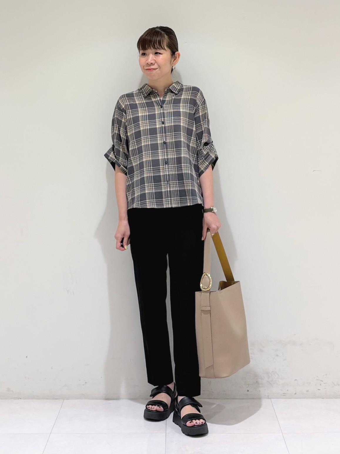 tsuyuさんの「INDIVI｜【A4対応／合皮】配色トートバッグ」を使ったコーディネート