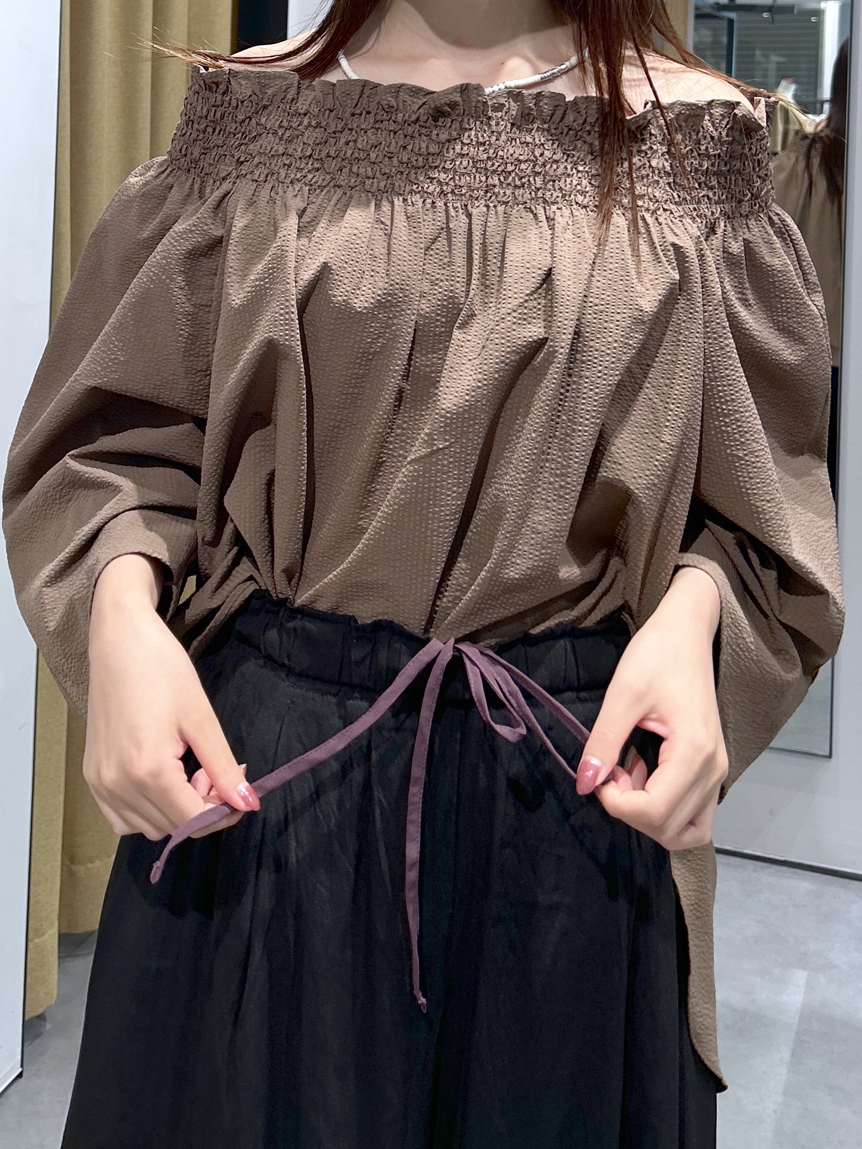 Renoさんの「INDIVI｜サッカーオフショルブラウス【再入荷／2WAY】」を使ったコーディネート