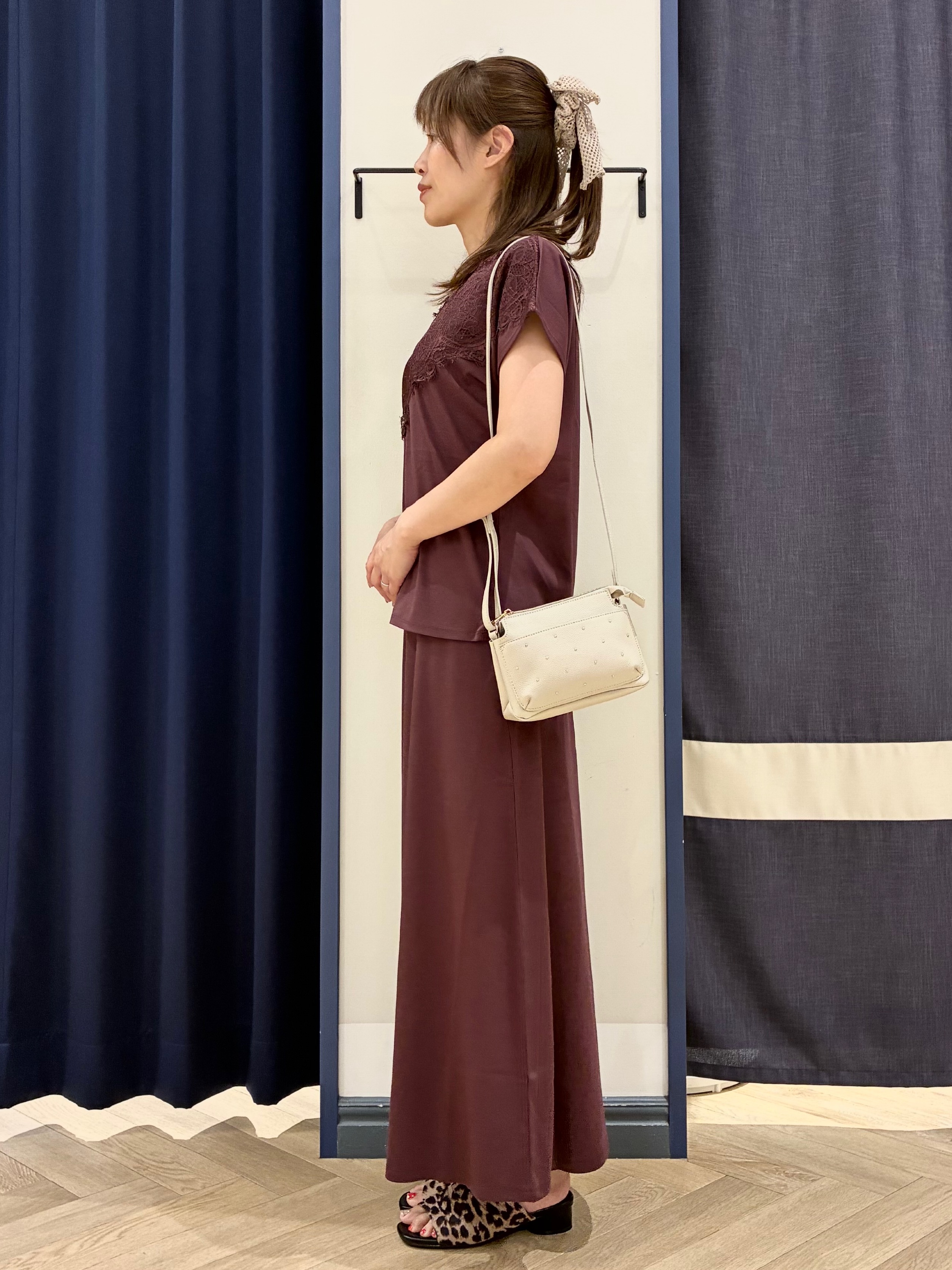 Orikaさんの「grove｜【持続冷感】ひんやりポンチシリーズ／フロントレースドルマンカットソー」を使ったコーディネート