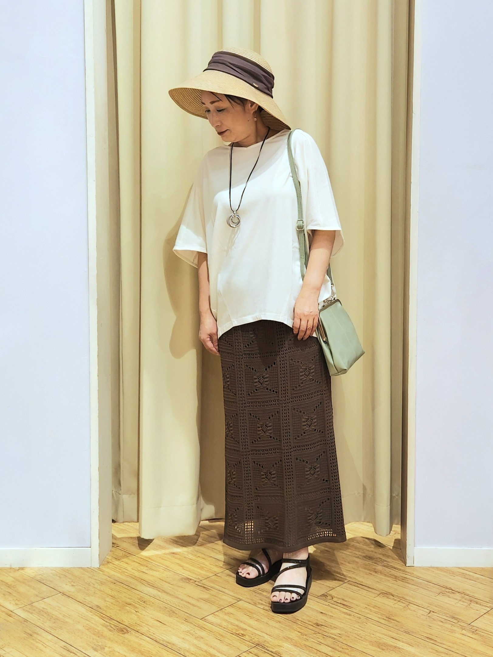 くまさんの「SHOO･LA･RUE｜【ひんやり/体型カバー】インせず着られる 上品見えのドルマントップス」を使ったコーディネート