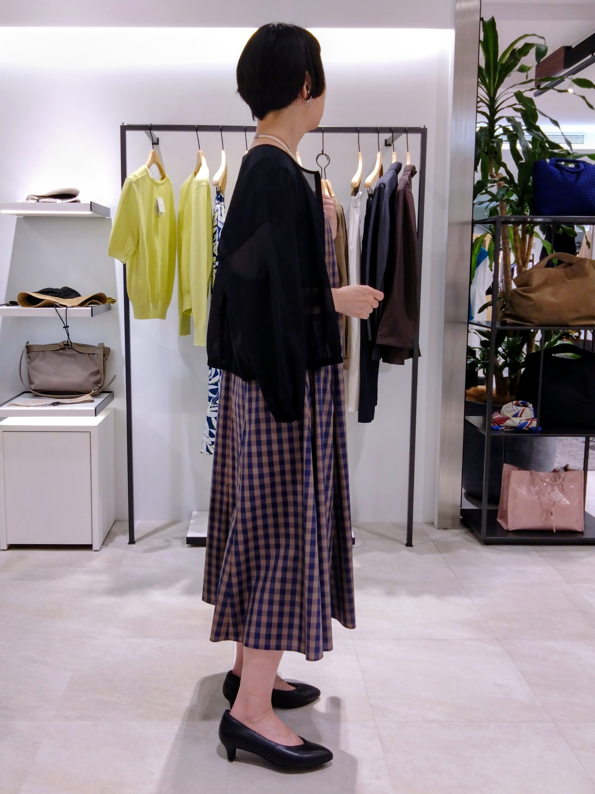まちこさんの「UNTITLED｜トリコットシアーブラウス」を使ったコーディネート