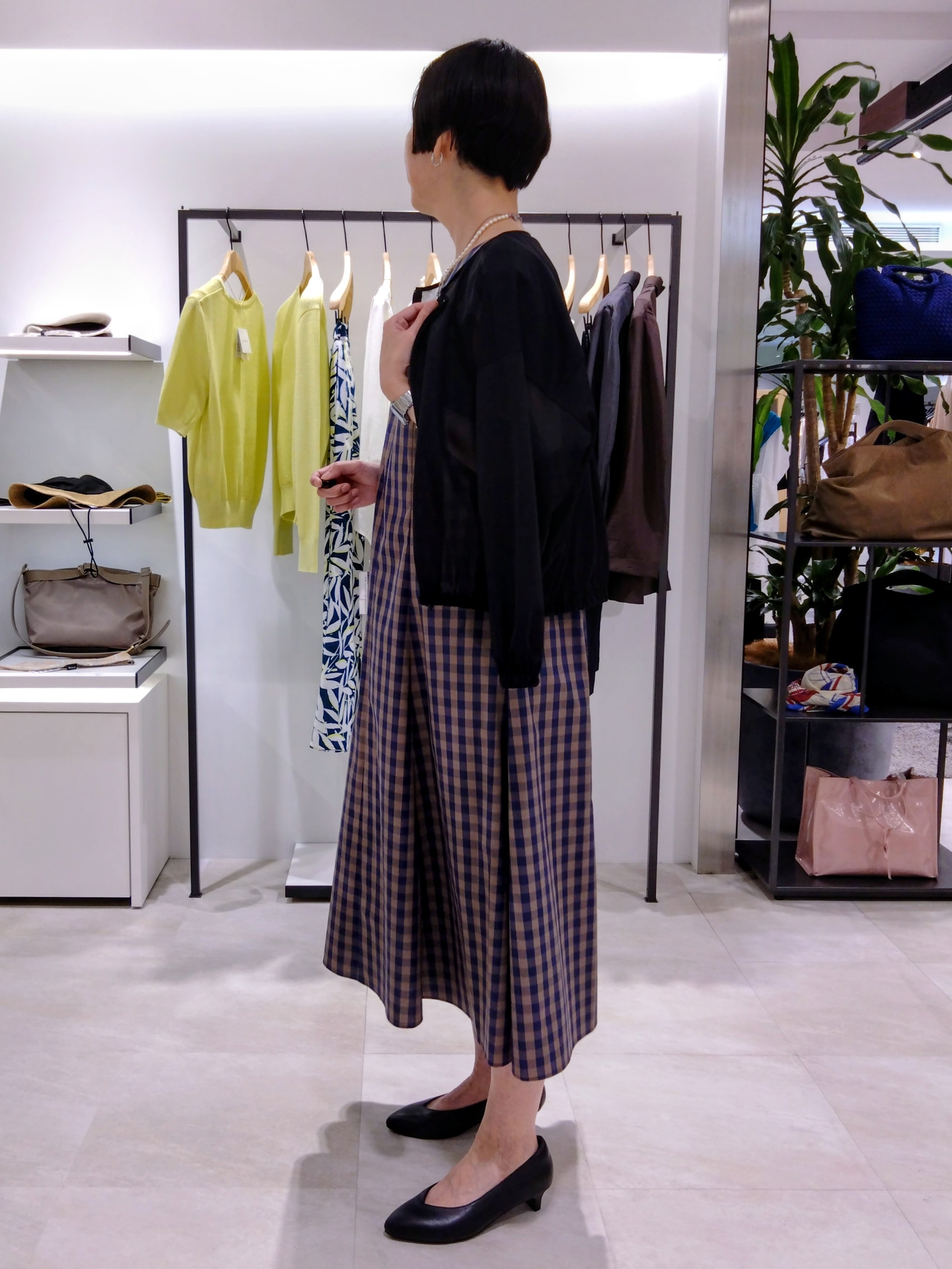まちこさんの「UNTITLED｜トリコットシアーブラウス」を使ったコーディネート