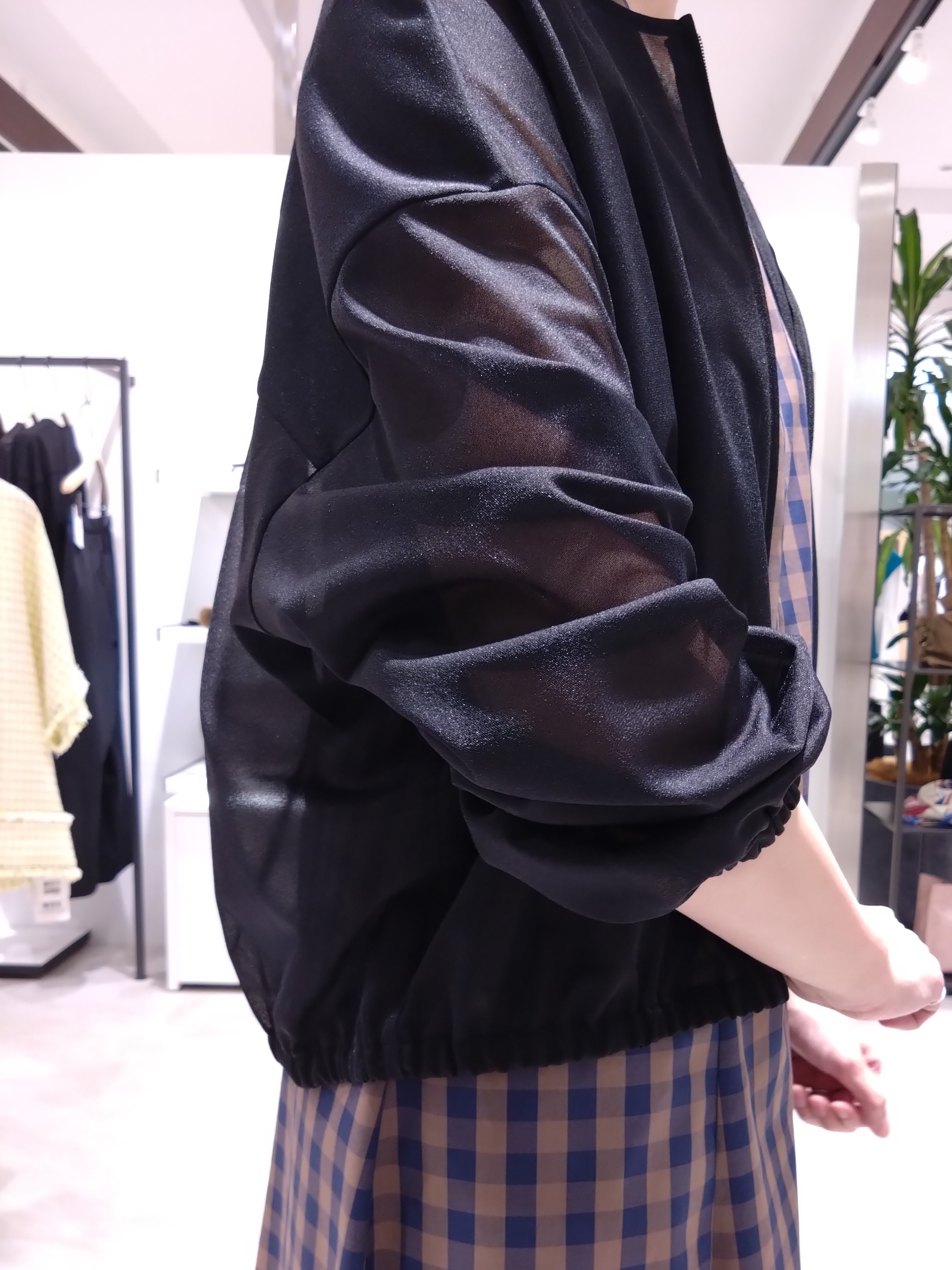 まちこさんの「UNTITLED｜トリコットシアーブラウス」を使ったコーディネート