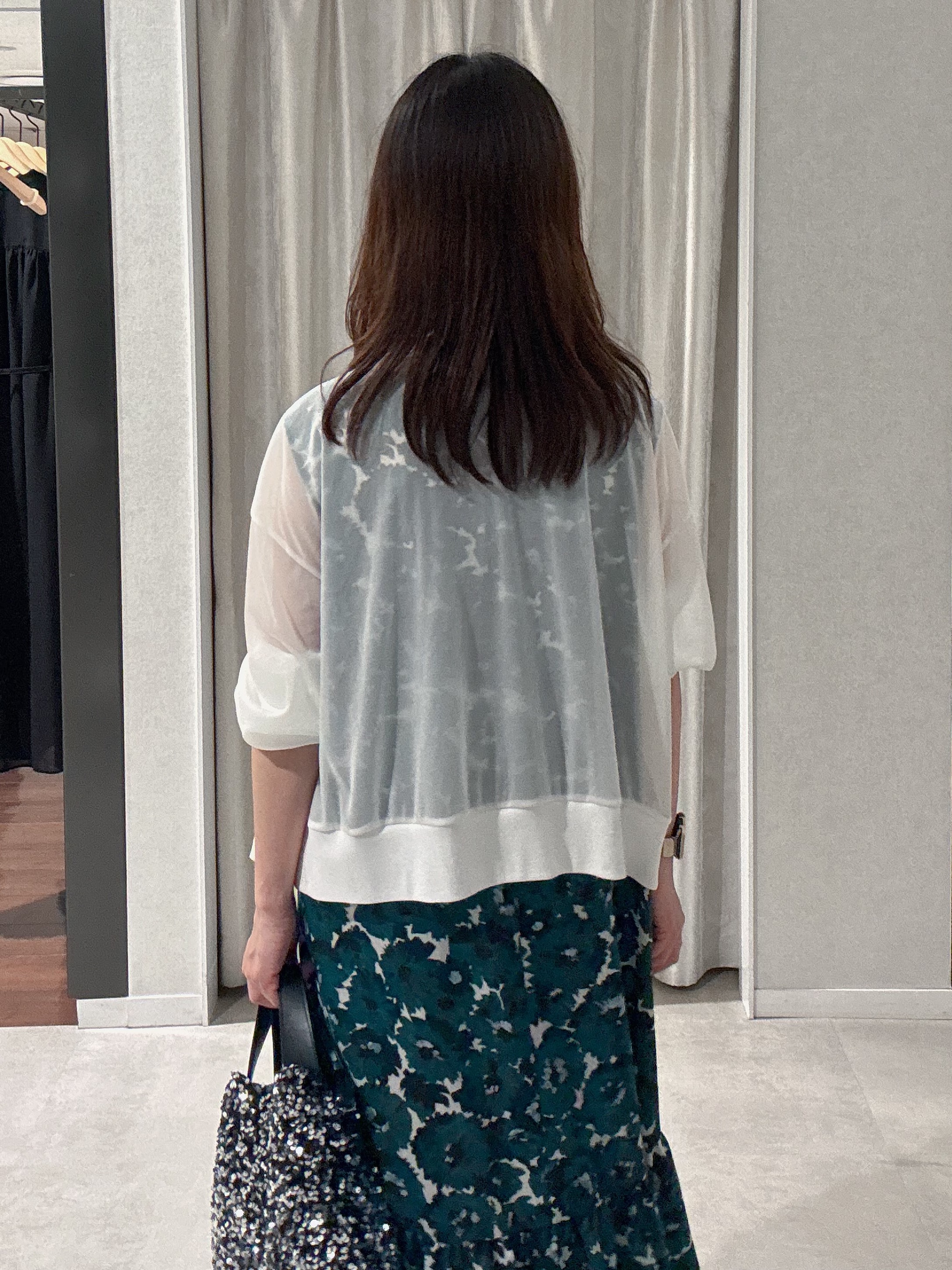 makiさんの「UNTITLED｜【7色展開/ゆったり/ショート丈】シアートリコットカーディガン」を使ったコーディネート
