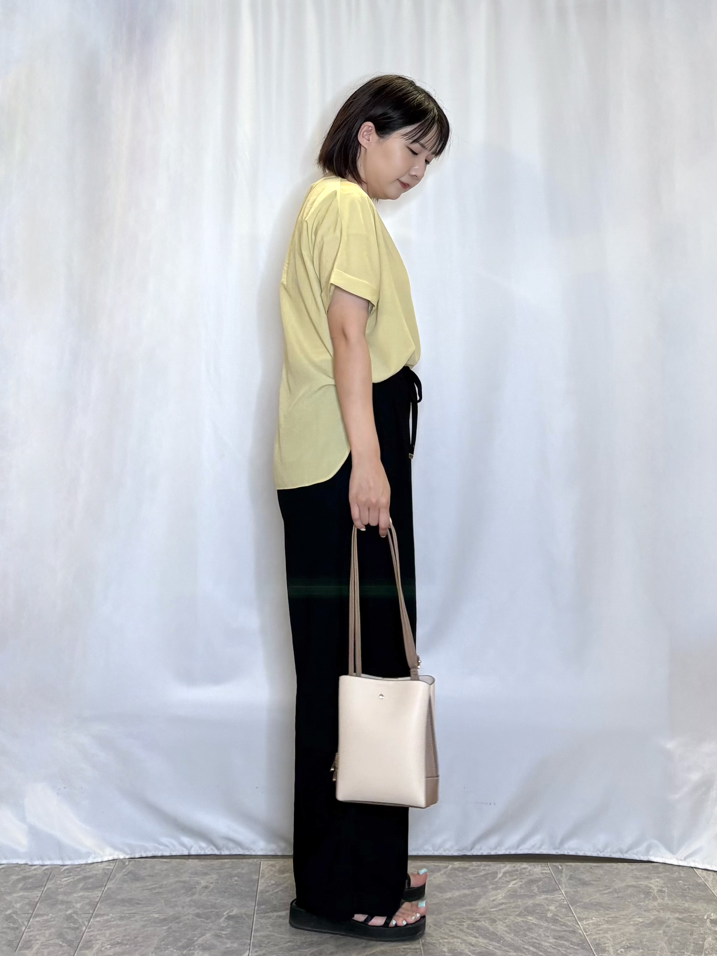 ネリさんの「SHOO･LA･RUE｜【着丈選べる/ひんやり/体型カバー】洗濯後しわになりにくい さらっとドルマントップス」を使ったコーディネート