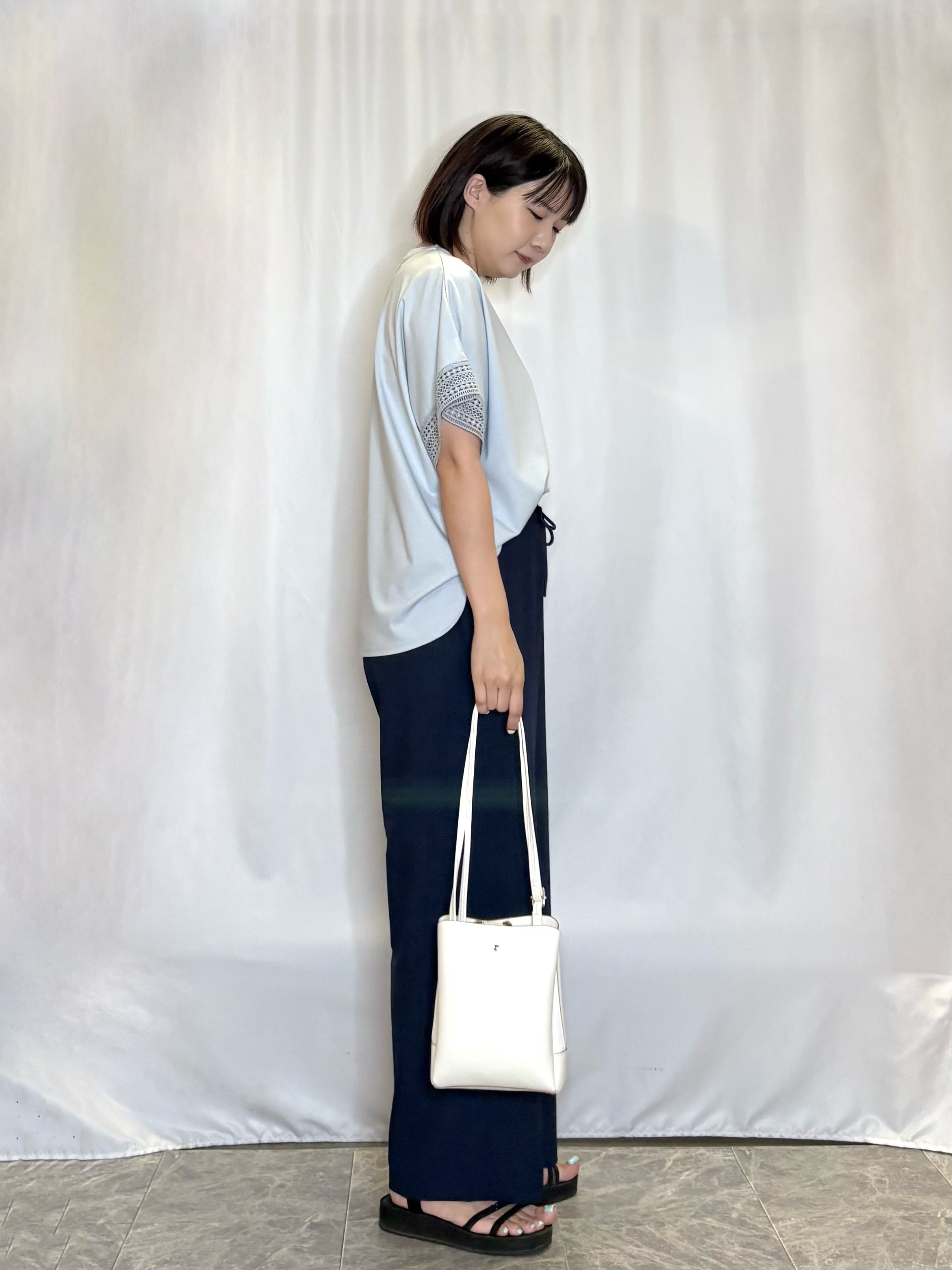 ネリさんの「SHOO･LA･RUE｜【ひんやり/UV/体型カバー】ヒップ周りが隠せる ひんやりお袖レースTシャツ」を使ったコーディネート