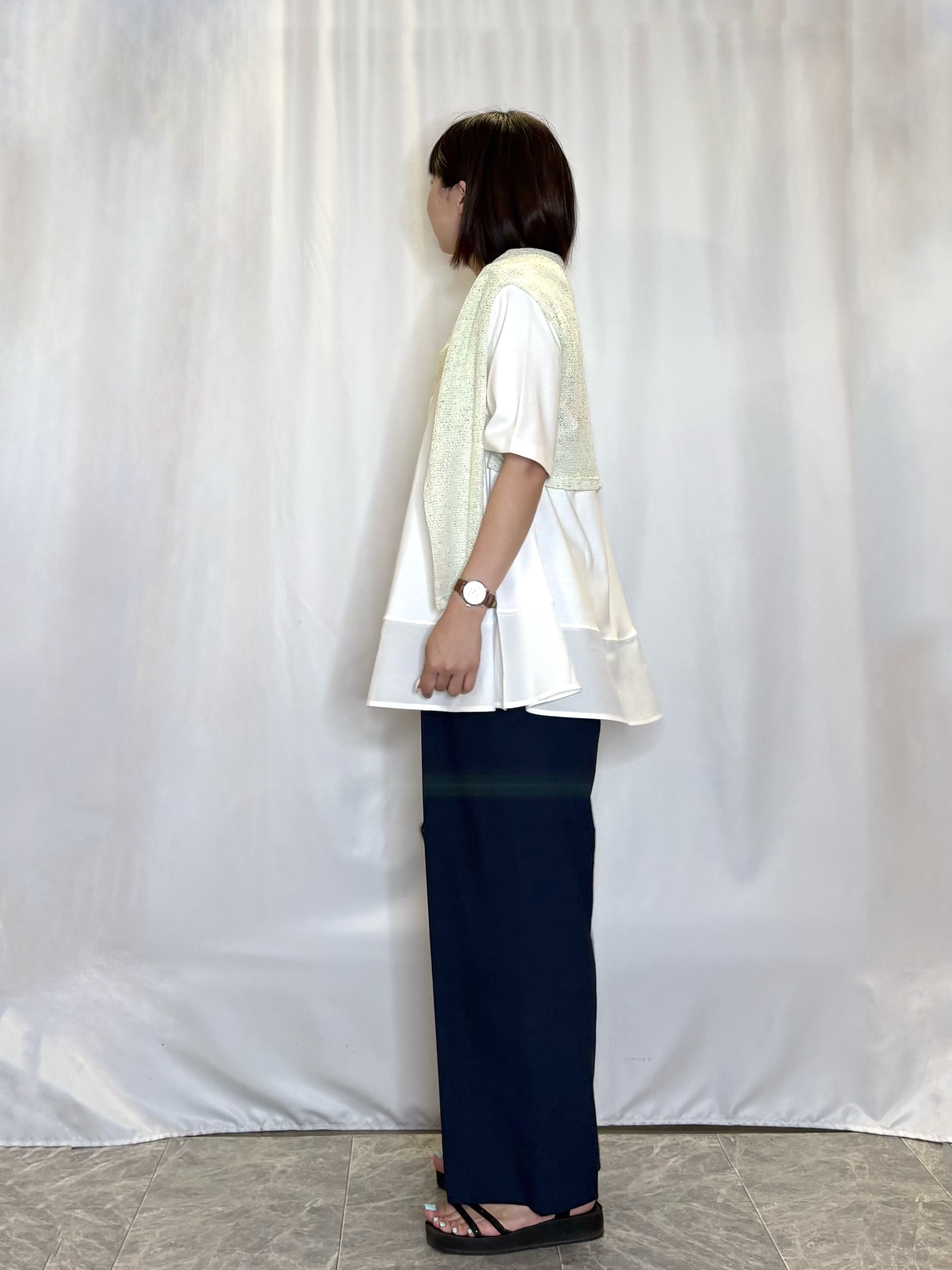 ネリさんの「SHOO･LA･RUE｜【新色追加/ひんやり/UV/抗菌防臭】体型カバーも叶う 裾切り替えAライントップス」を使ったコーディネート