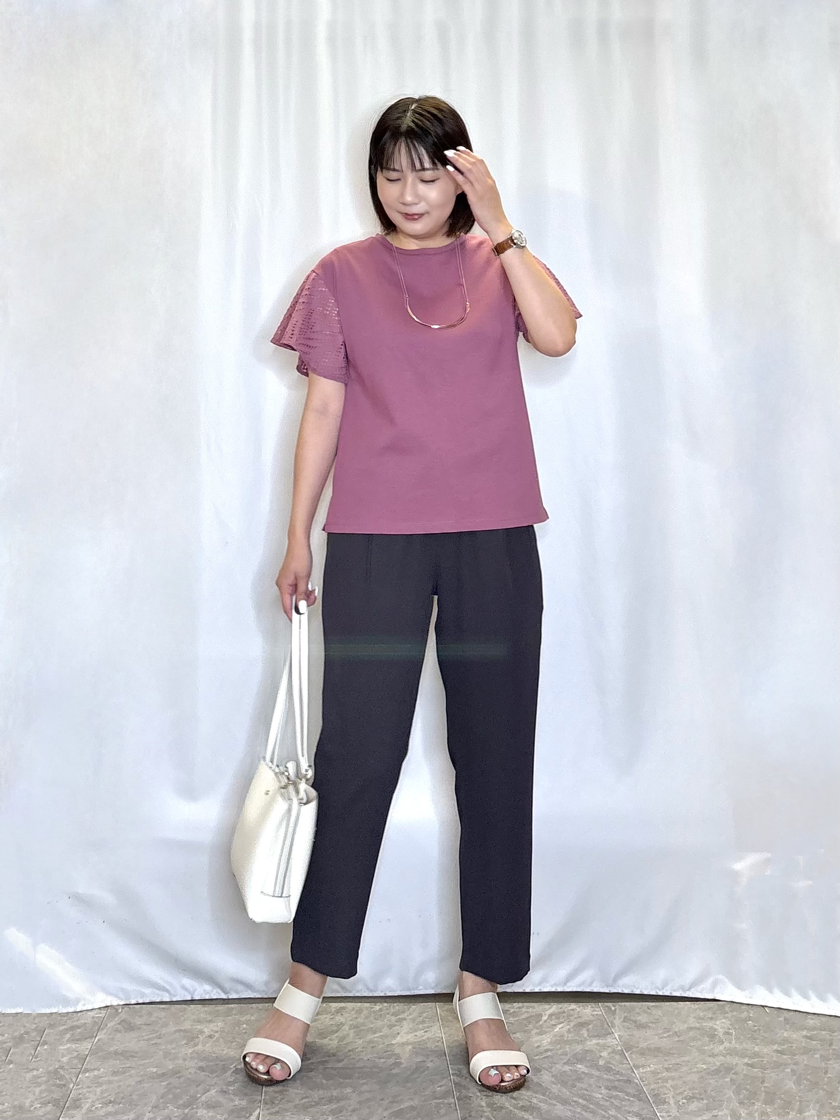 ネリさんの「SHOO･LA･RUE｜【汗じみ防止/ひんやり/体型カバー】真夏でも安心。汗じみが気にならない お袖レースフレアTシャツ」を使ったコーディネート