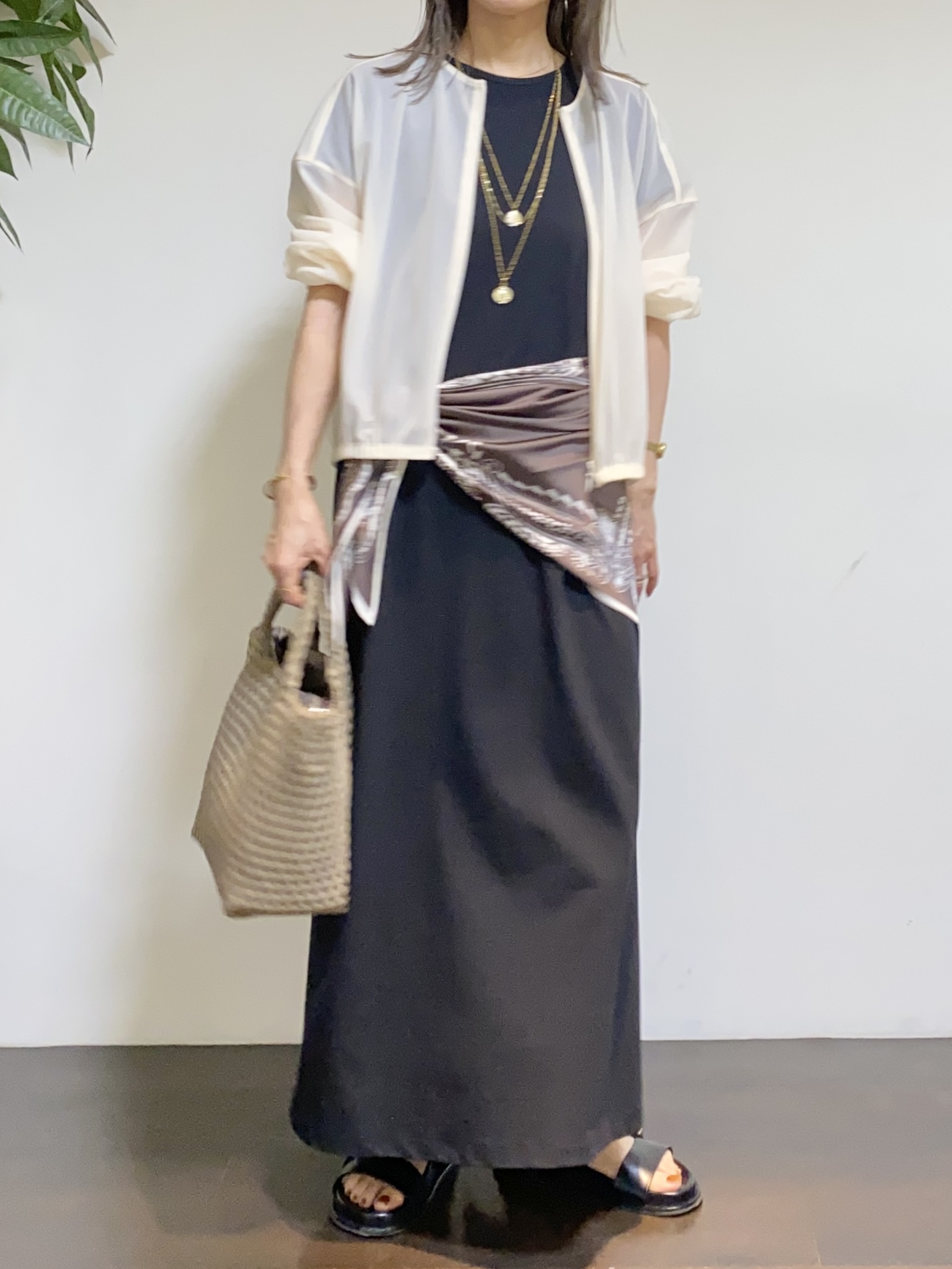 tomoさんの「UNTITLED｜トリコットシアーブラウス」を使ったコーディネート