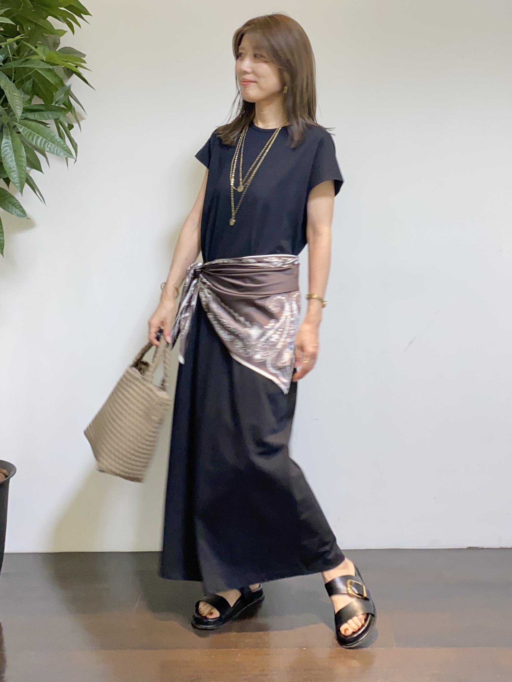 tomoさんの「UNTITLED｜トリコットシアーブラウス」を使ったコーディネート