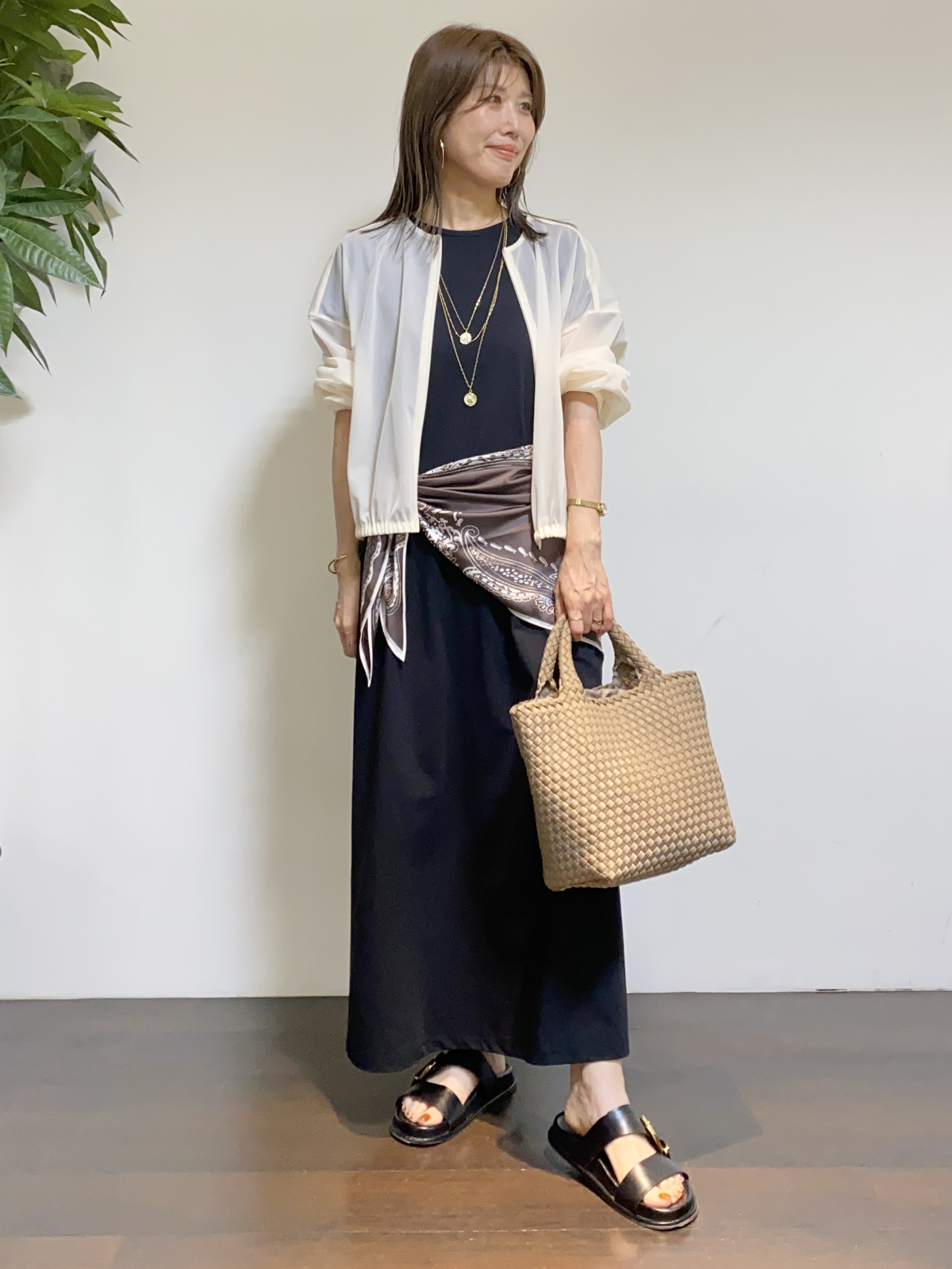 tomoさんの「UNTITLED｜トリコットシアーブラウス」を使ったコーディネート