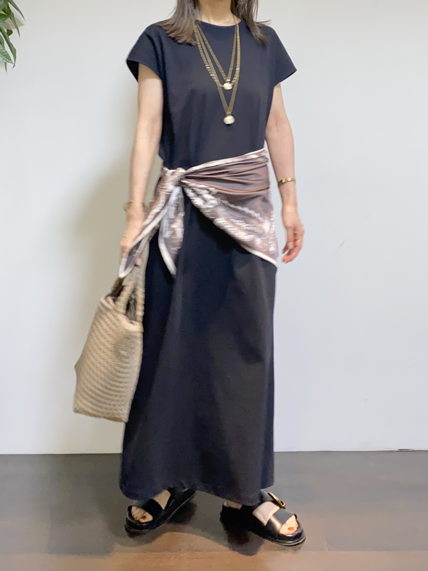 tomoさんの「UNTITLED｜トリコットシアーブラウス」を使ったコーディネート