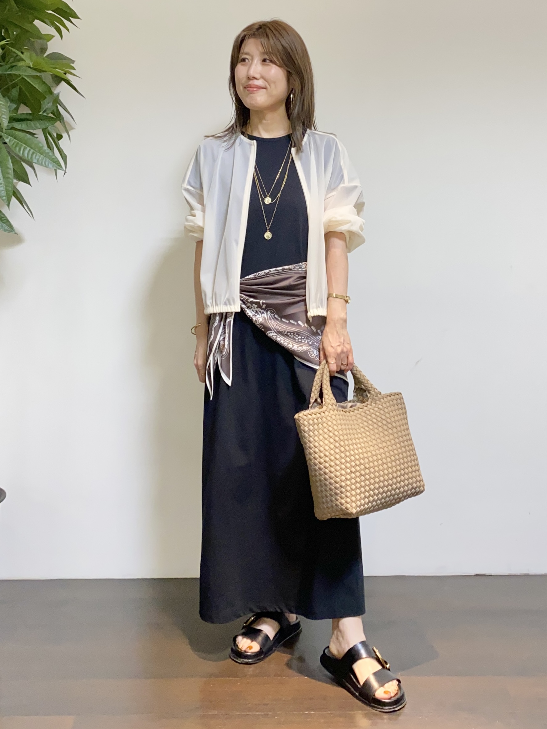 tomoさんの「UNTITLED｜トリコットシアーブラウス」を使ったコーディネート