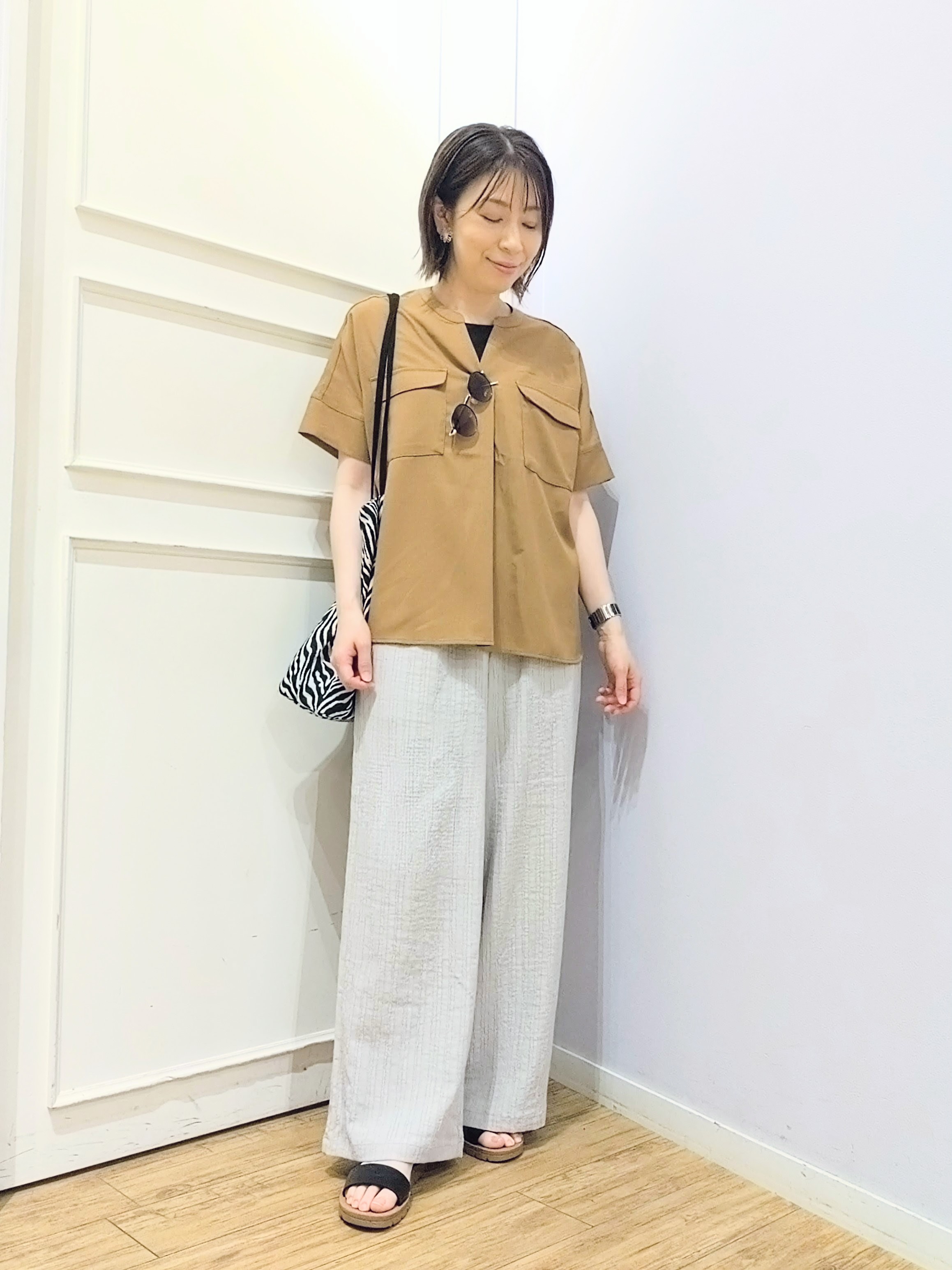 miomioさんの「SHOO･LA･RUE｜【洗濯機可/選べる5色】ウエスト総ゴムでらくちん シボシボイージーワイドパンツ」を使ったコーディネート