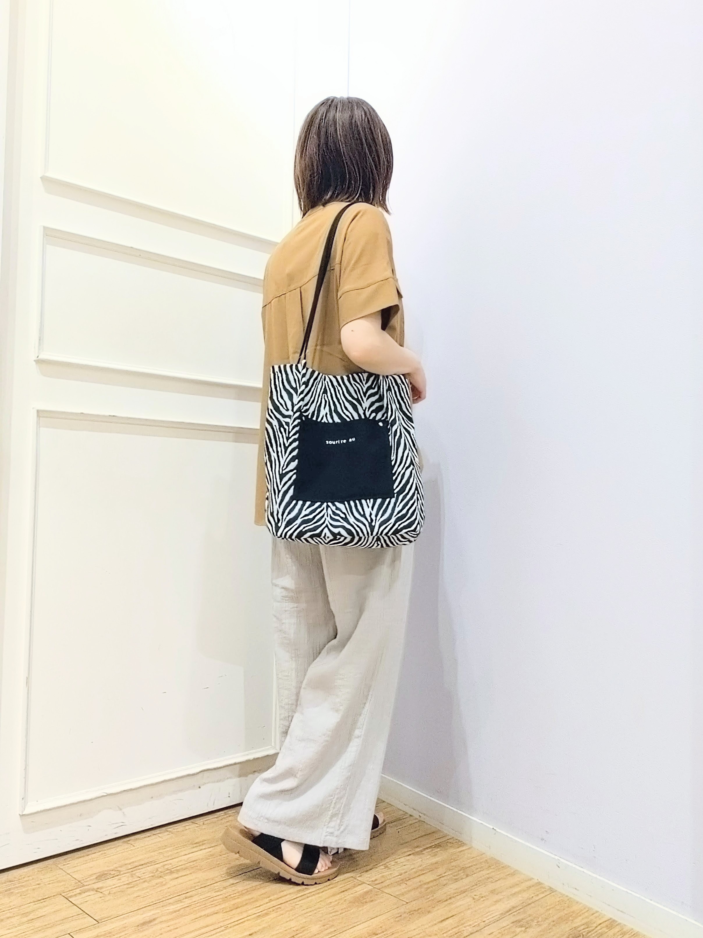 miomioさんの「SHOO･LA･RUE｜【洗濯機可/選べる5色】ウエスト総ゴムでらくちん シボシボイージーワイドパンツ」を使ったコーディネート