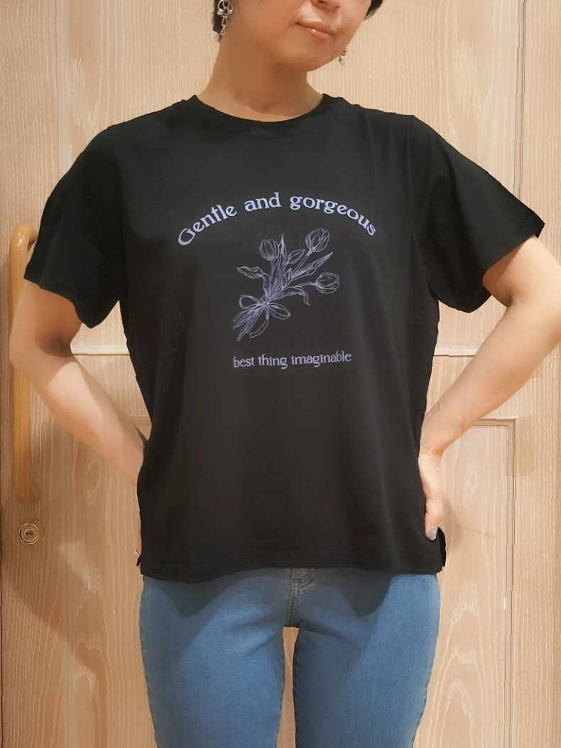 YUKIさんの「SHOO･LA･RUE｜【ひんやり/UV】ほんのりシアーで上品な バックギャザーブラウス」を使ったコーディネート