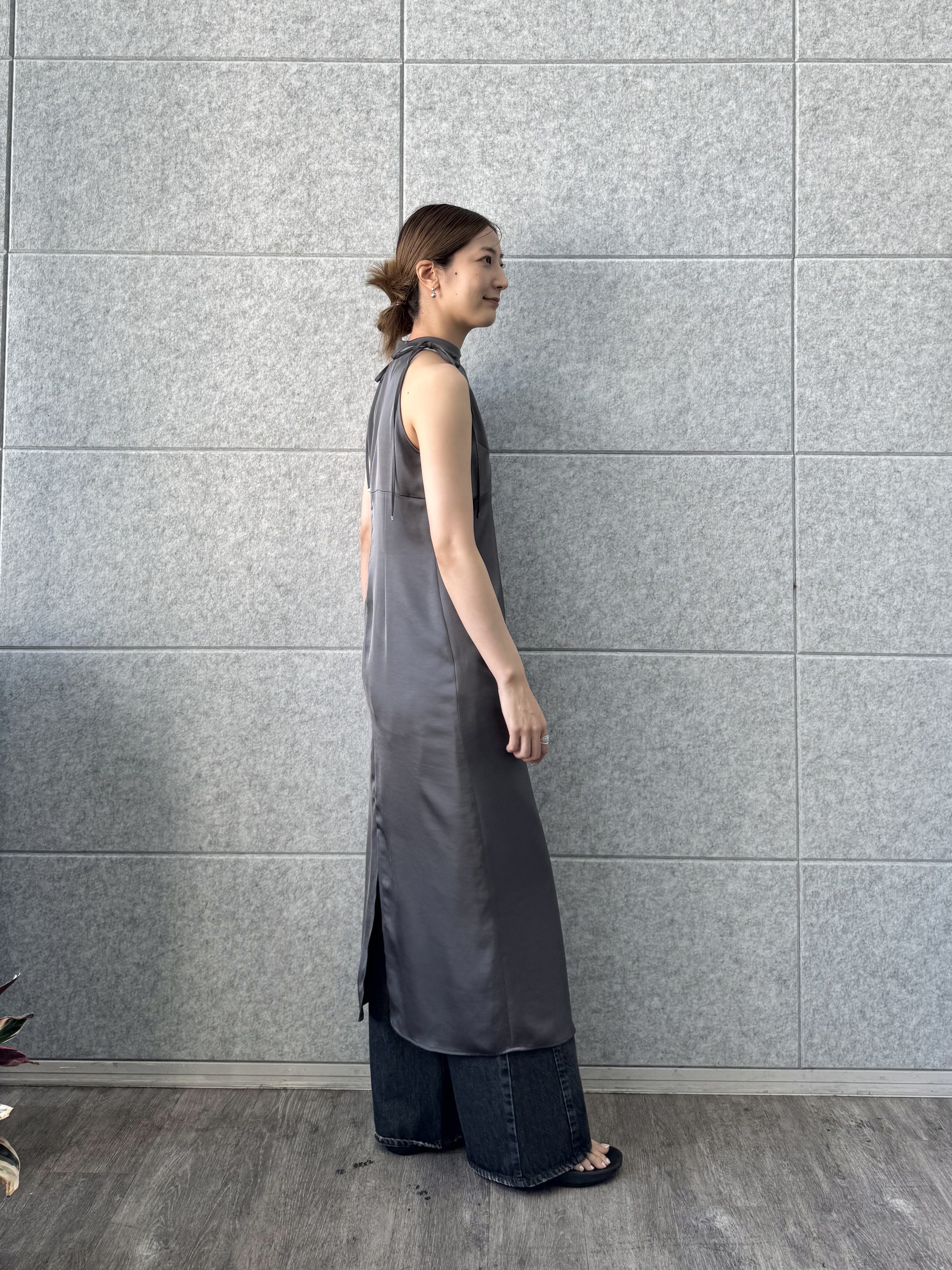 uchi__yamaさんの「CODE A｜ribbon satin dress」を使ったコーディネート