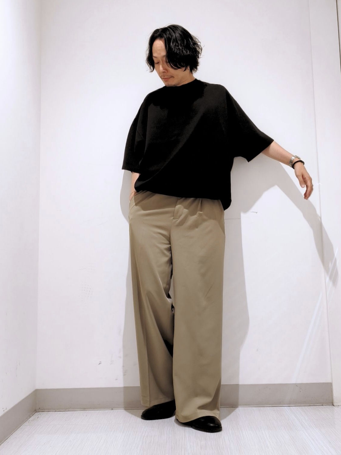テラシンさんの「tk.TAKEO KIKUCHI｜【昨年売上NO.1】マシュマロドルマンカットソー/柔らか/ふわふわタッチ」を使ったコーディネート