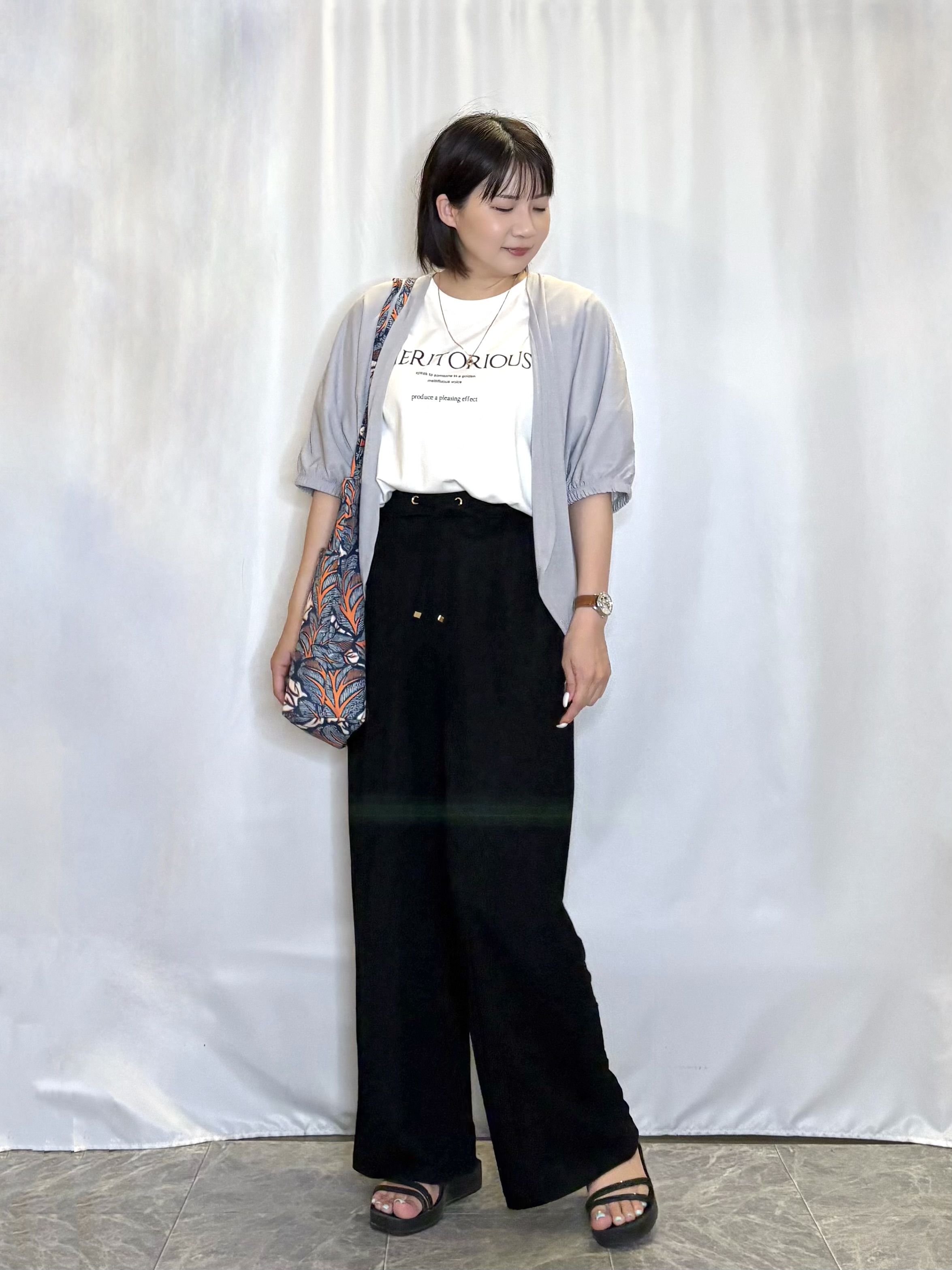 ネリさんの「SHOO･LA･RUE｜【ひんやり/体型カバー】冷房、UV対策で持ってて安心 さらさら五分袖ボレロカーディガン」を使ったコーディネート