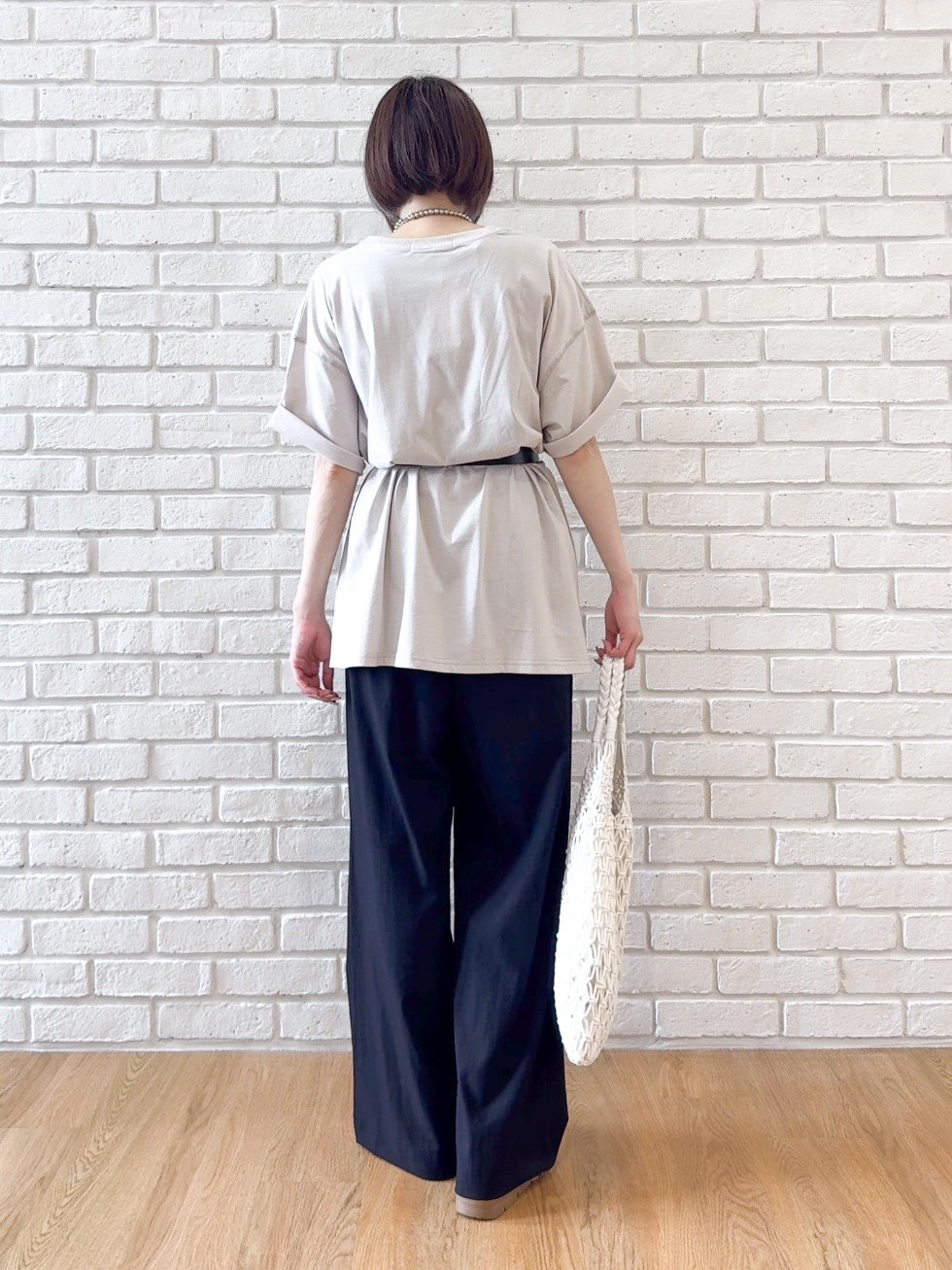 𝐜𝐡𝐢𝐤𝐚さんの「SHOO･LA･RUE｜【ひんやり】ゆるっと体型カバー BIGアソートTシャツ」を使ったコーディネート