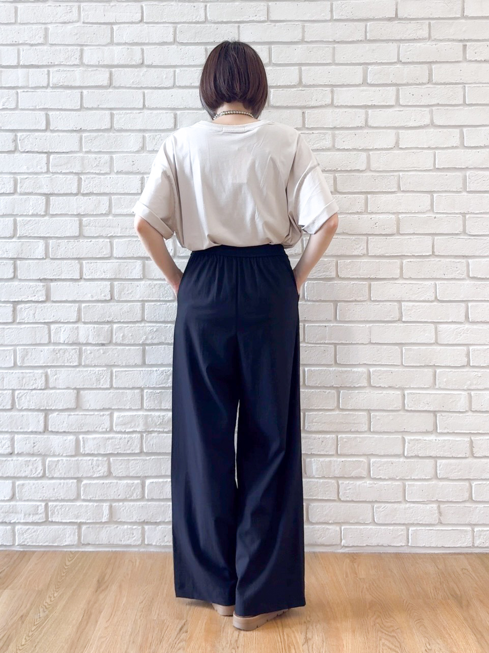 𝐜𝐡𝐢𝐤𝐚さんの「SHOO･LA･RUE｜【ひんやり】ゆるっと体型カバー BIGアソートTシャツ」を使ったコーディネート