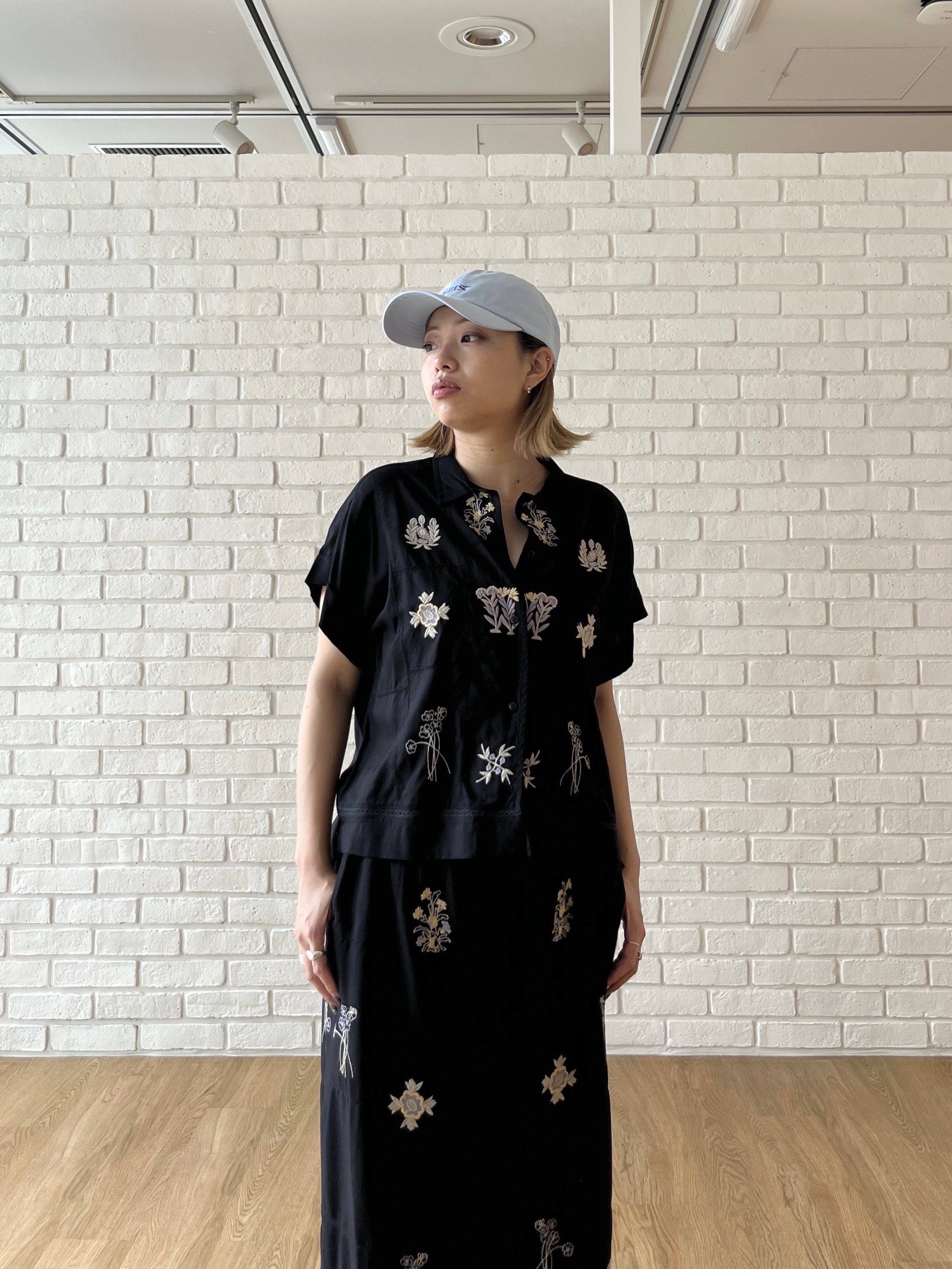 Harukaさんの「INDIVI｜アート刺繍半袖シャツ【セットアップ可能】」を使ったコーディネート