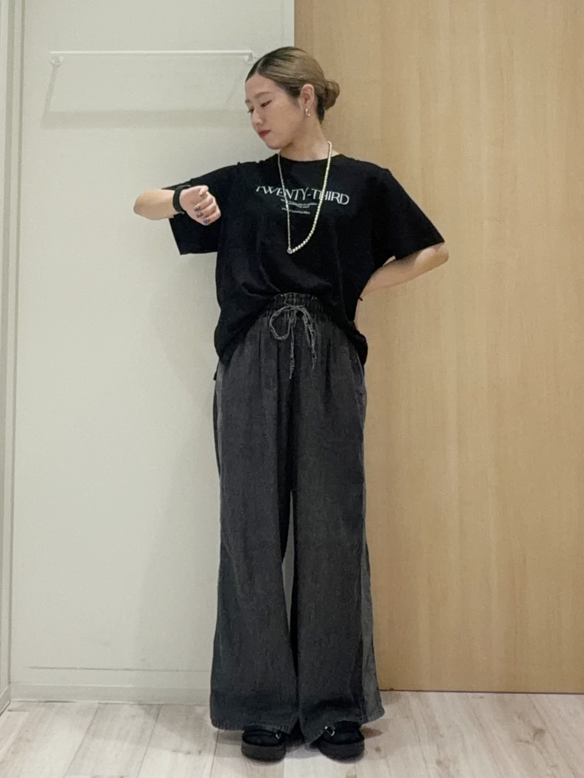 KAIRIさんの「SHOO･LA･RUE｜【ひんやり/洗濯機可/S-LL】オンにもオフにも マルチに使えるボタンレスカーディガン」を使ったコーディネート