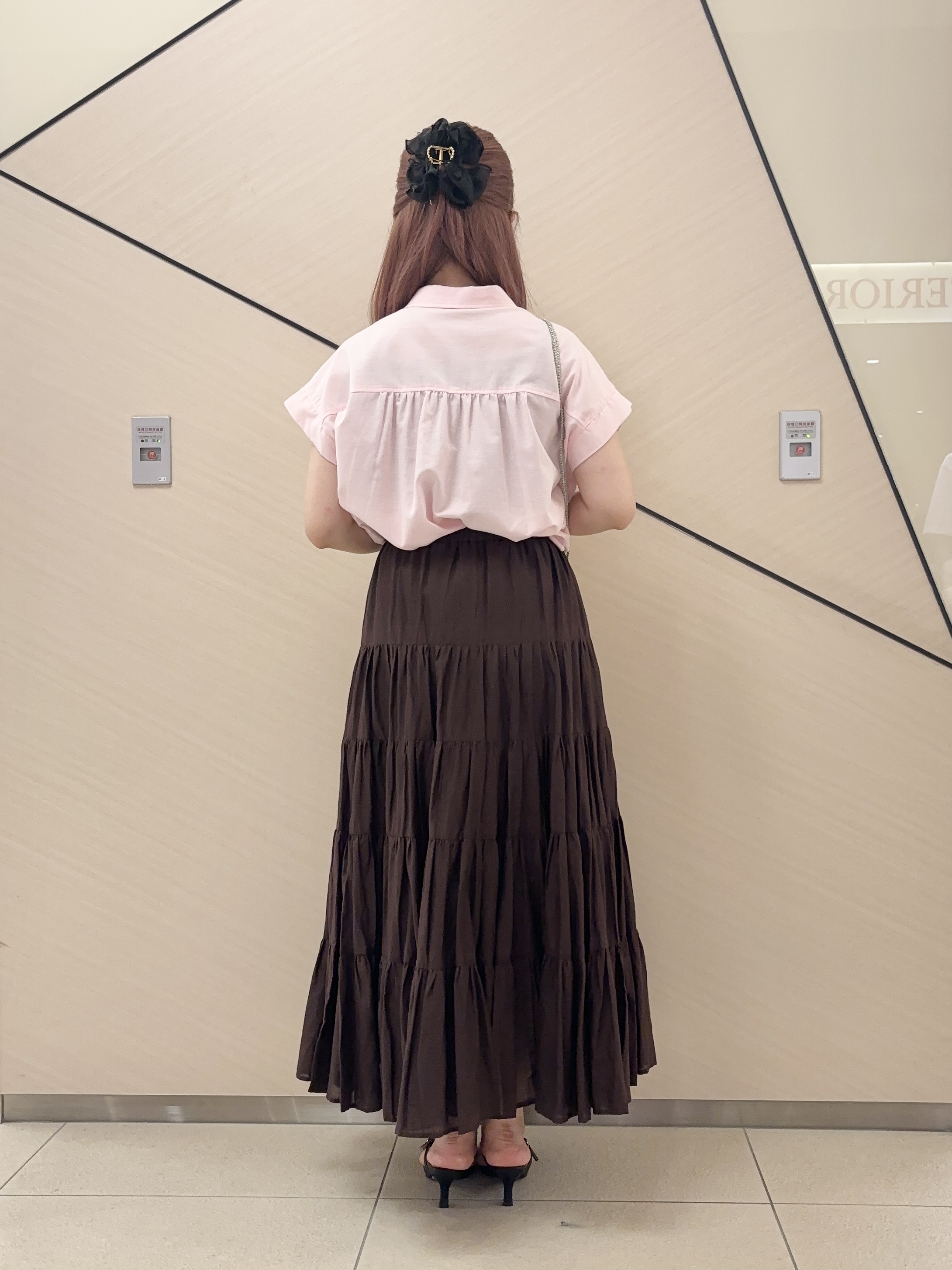 Rinaさんの「DRESSTERIOR｜【毎年人気/ウォッシャブル】バックフレアオックスシャツ」を使ったコーディネート