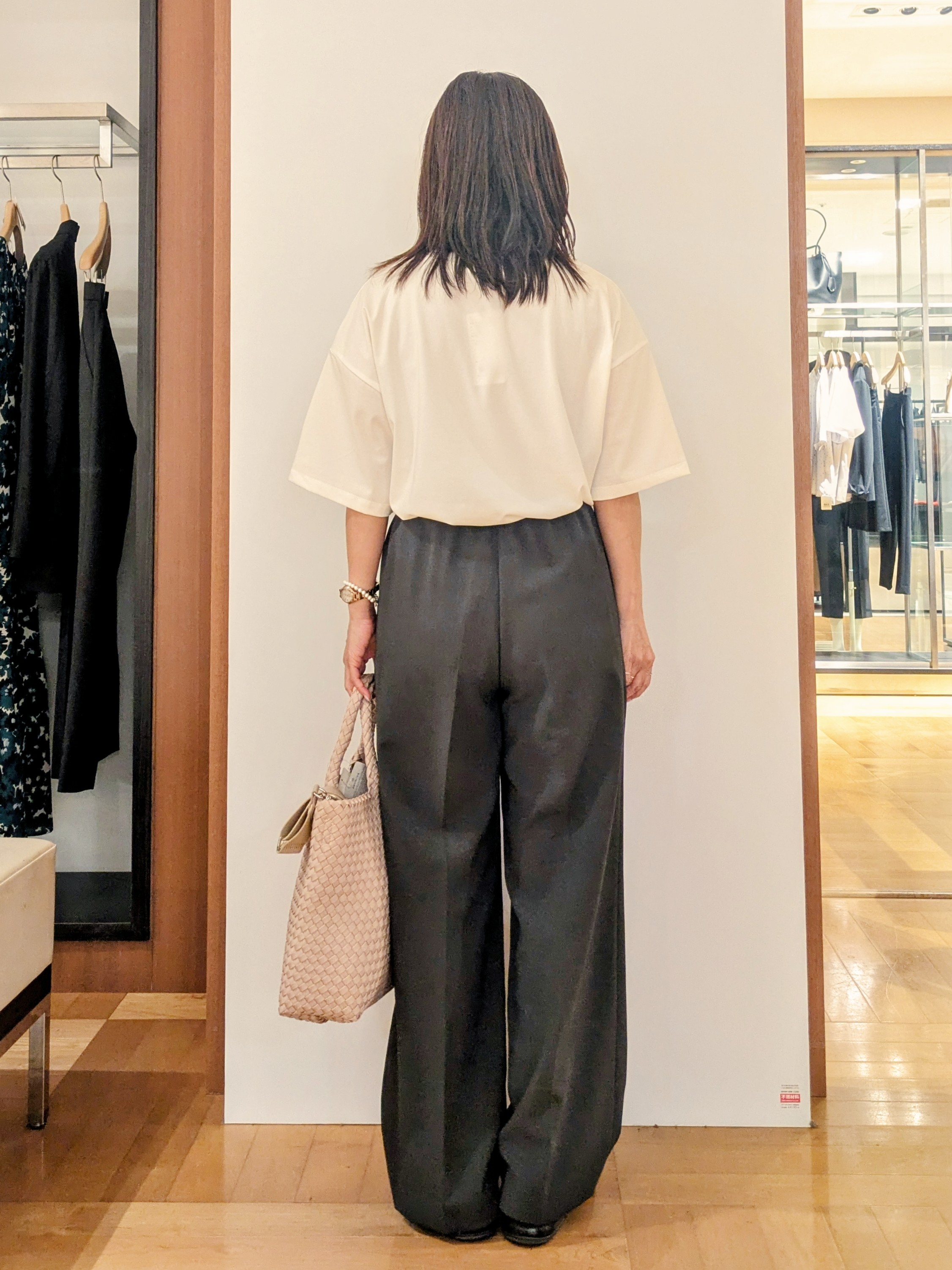 laverさんの「UNTITLED｜コットンロゴTシャツ」を使ったコーディネート