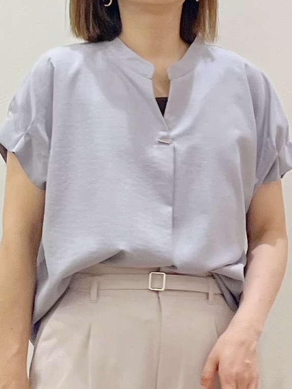 kcさんの「OPAQUE.CLIP｜【接触冷感／吸水速乾】タックスキッパーブラウス《防シワ／イージーアイロン／洗濯機OK／9col》」を使ったコーディネート