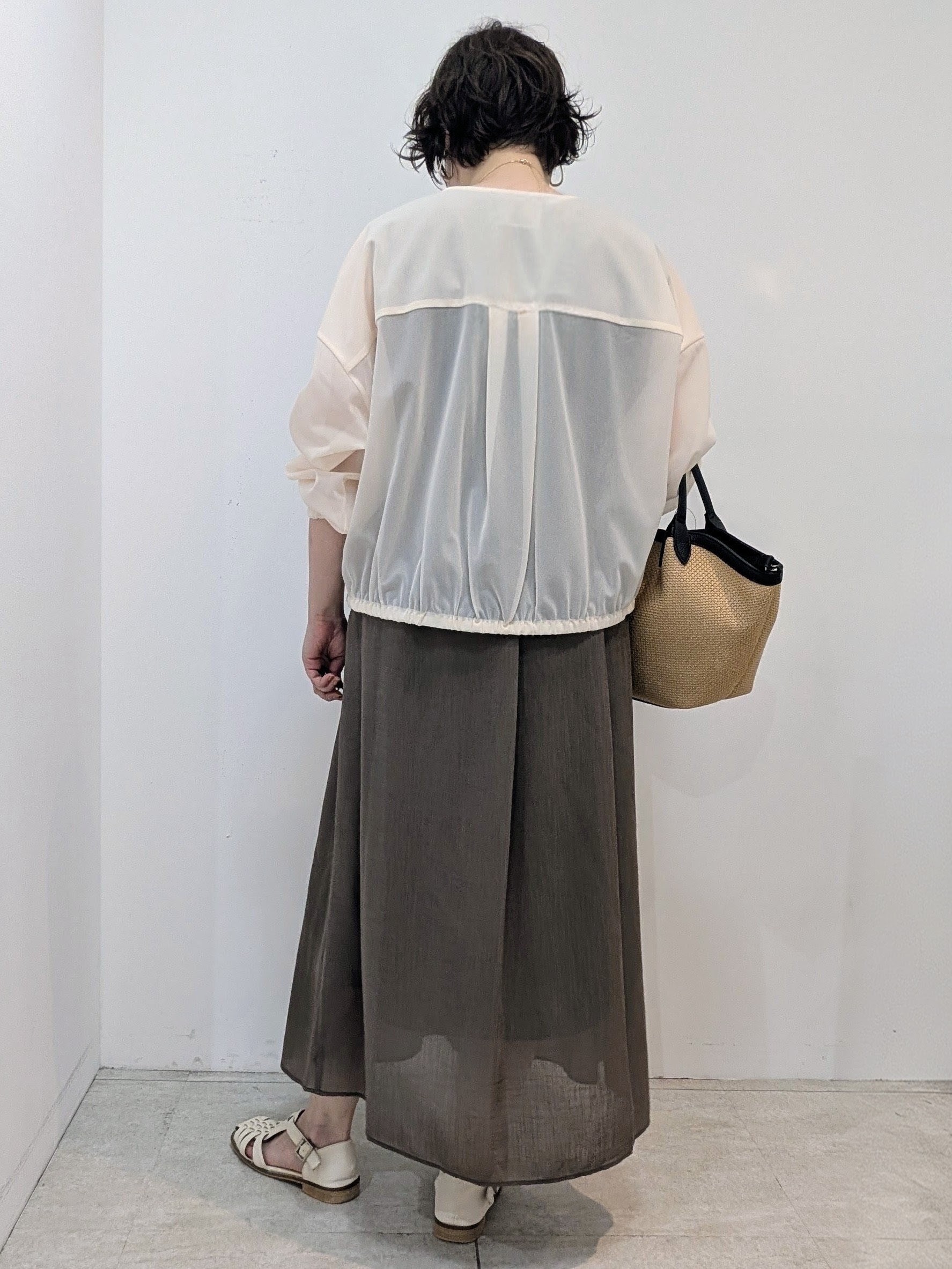 いこさんの「UNTITLED｜トリコットシアーブラウス」を使ったコーディネート