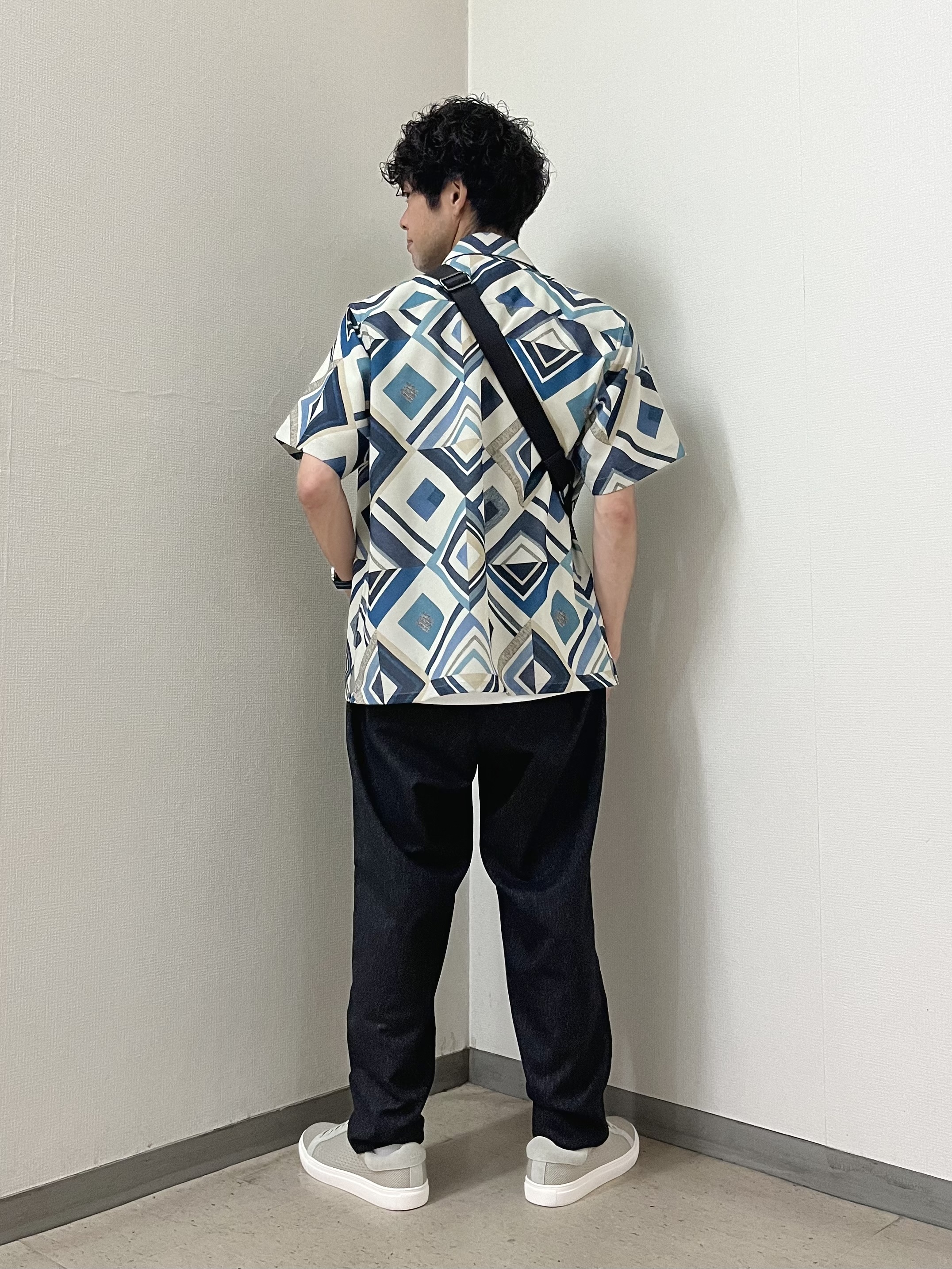 URAさんの「TAKEO KIKUCHI｜【吸汗速乾】タイル柄プリント 半袖シャツ」を使ったコーディネート