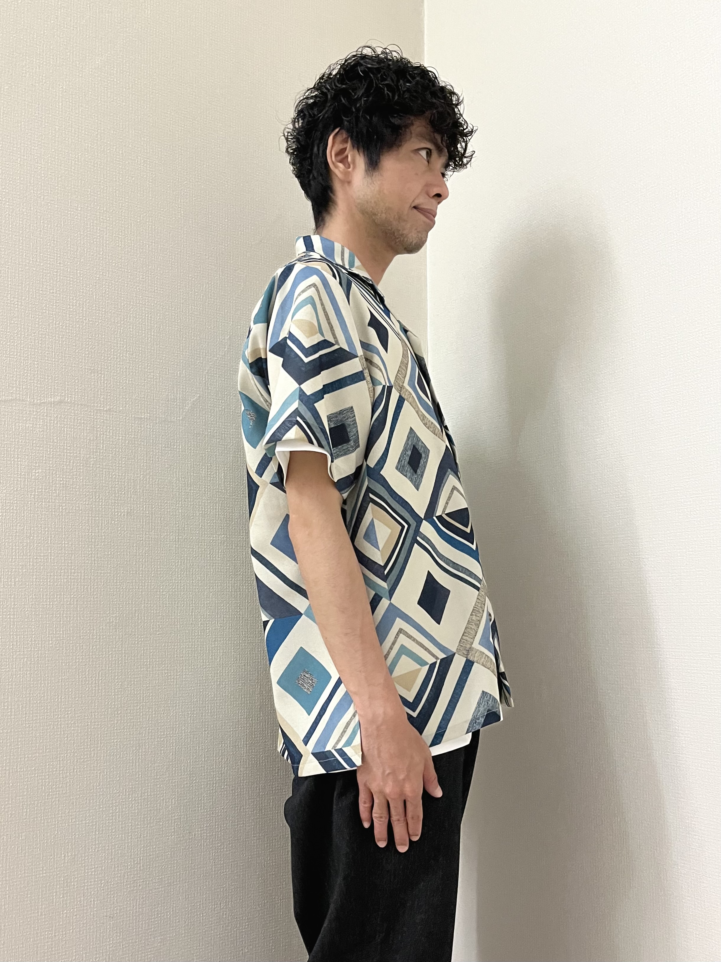 URAさんの「TAKEO KIKUCHI｜【吸汗速乾】タイル柄プリント 半袖シャツ」を使ったコーディネート