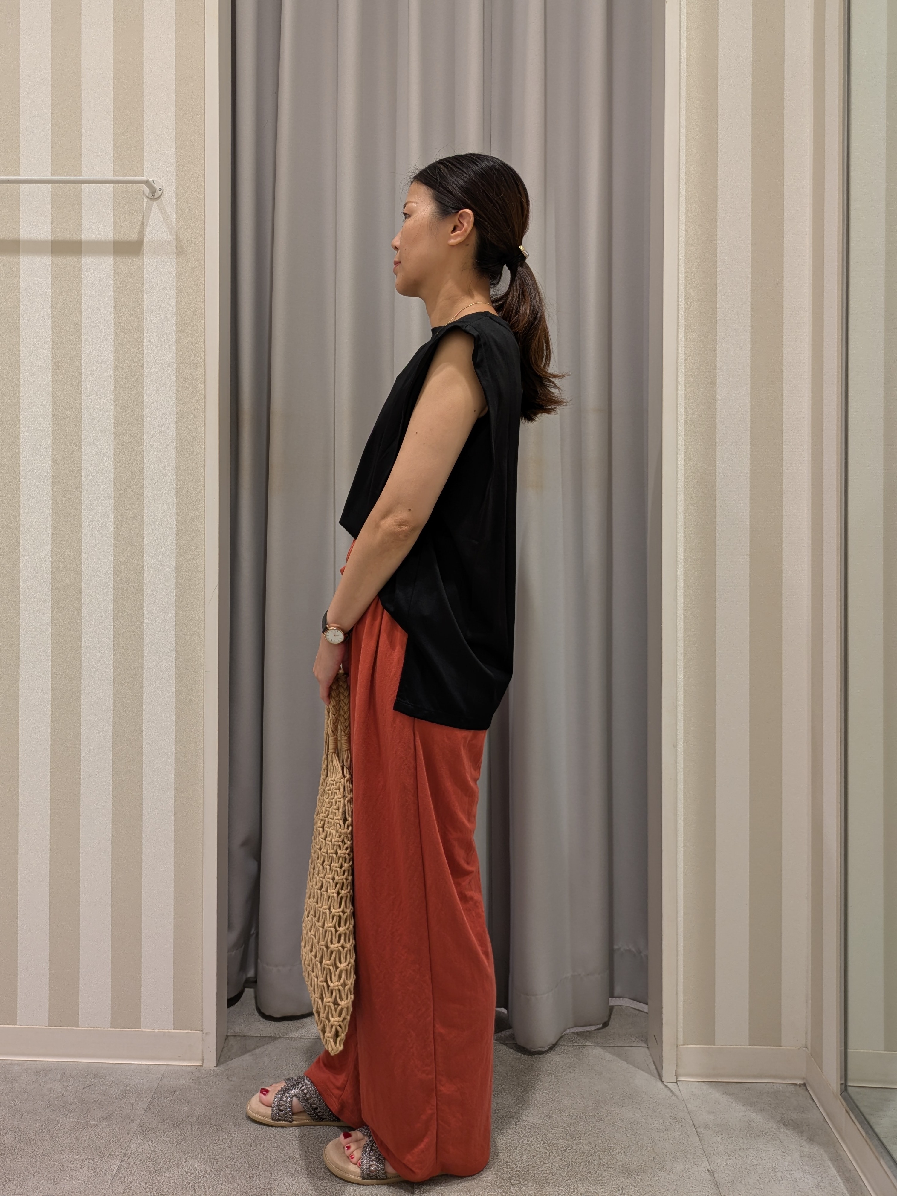 𝐂𝐡𝐢𝐢 &hearts;(ちー)さんの「SHOO･LA･RUE｜【UVカット/接触冷感】とろみタックノースリーブトップス」を使ったコーディネート