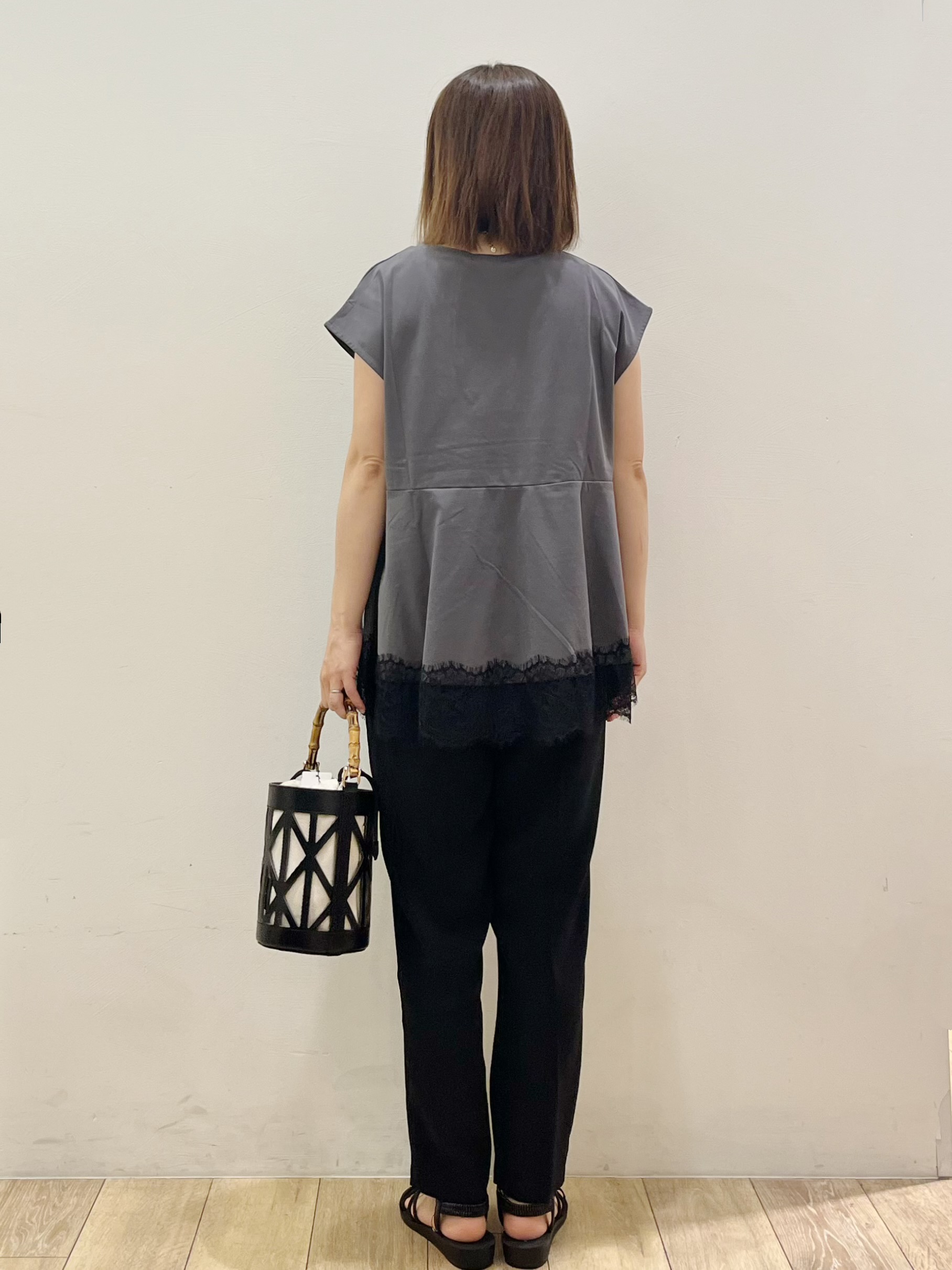 kcさんの「OPAQUE.CLIP｜裾レースペプラムカットソー【洗濯機OK】」を使ったコーディネート