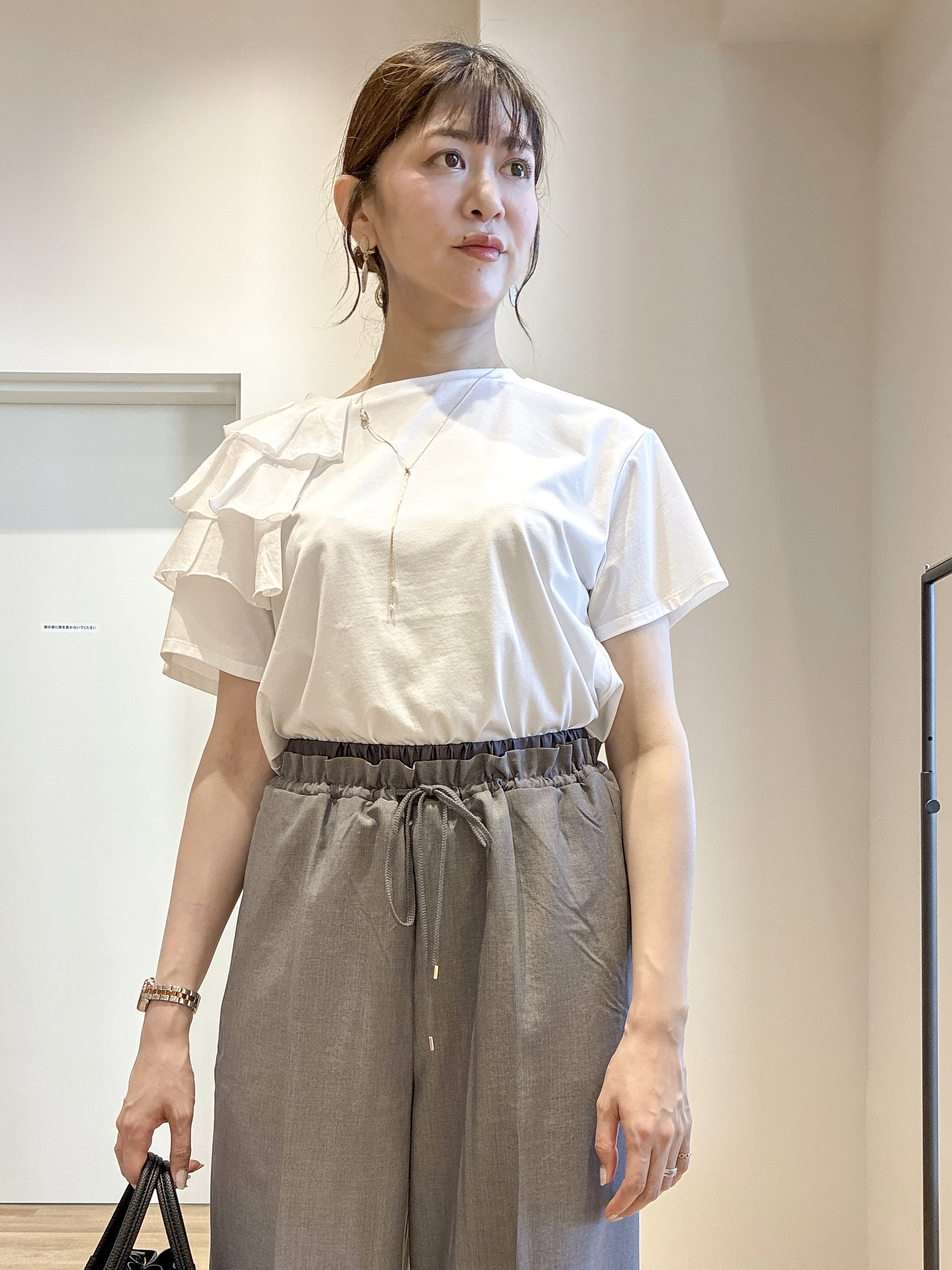 もんちゃんさんの「OPAQUE.CLIP｜【接触冷感】アシメフリルドッキングカットソー《UVケア／洗濯機OK》」を使ったコーディネート