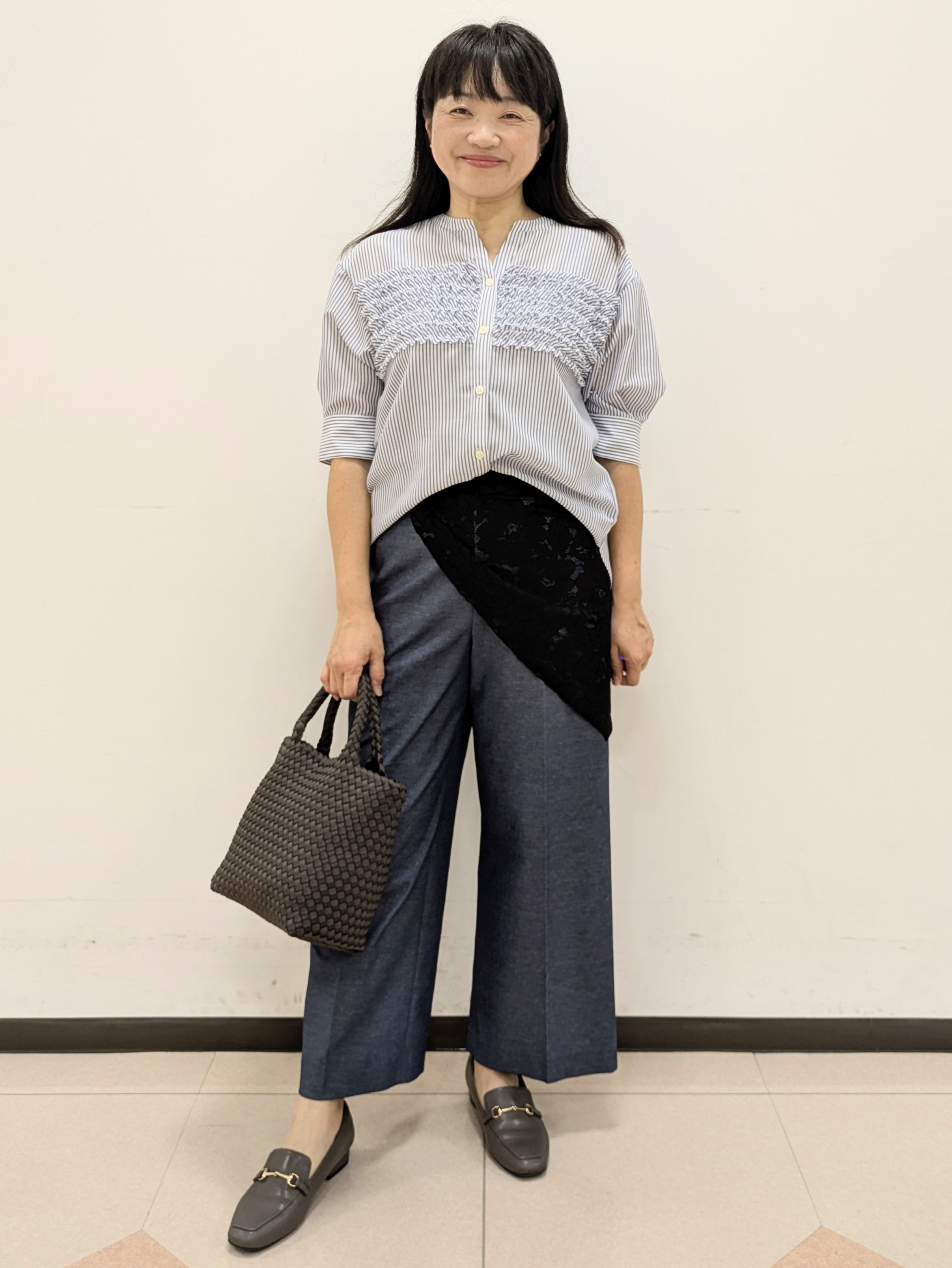ともさんの「UNTITLED｜【接触冷感/通気性/洗える】フロントフリルブラウス」を使ったコーディネート
