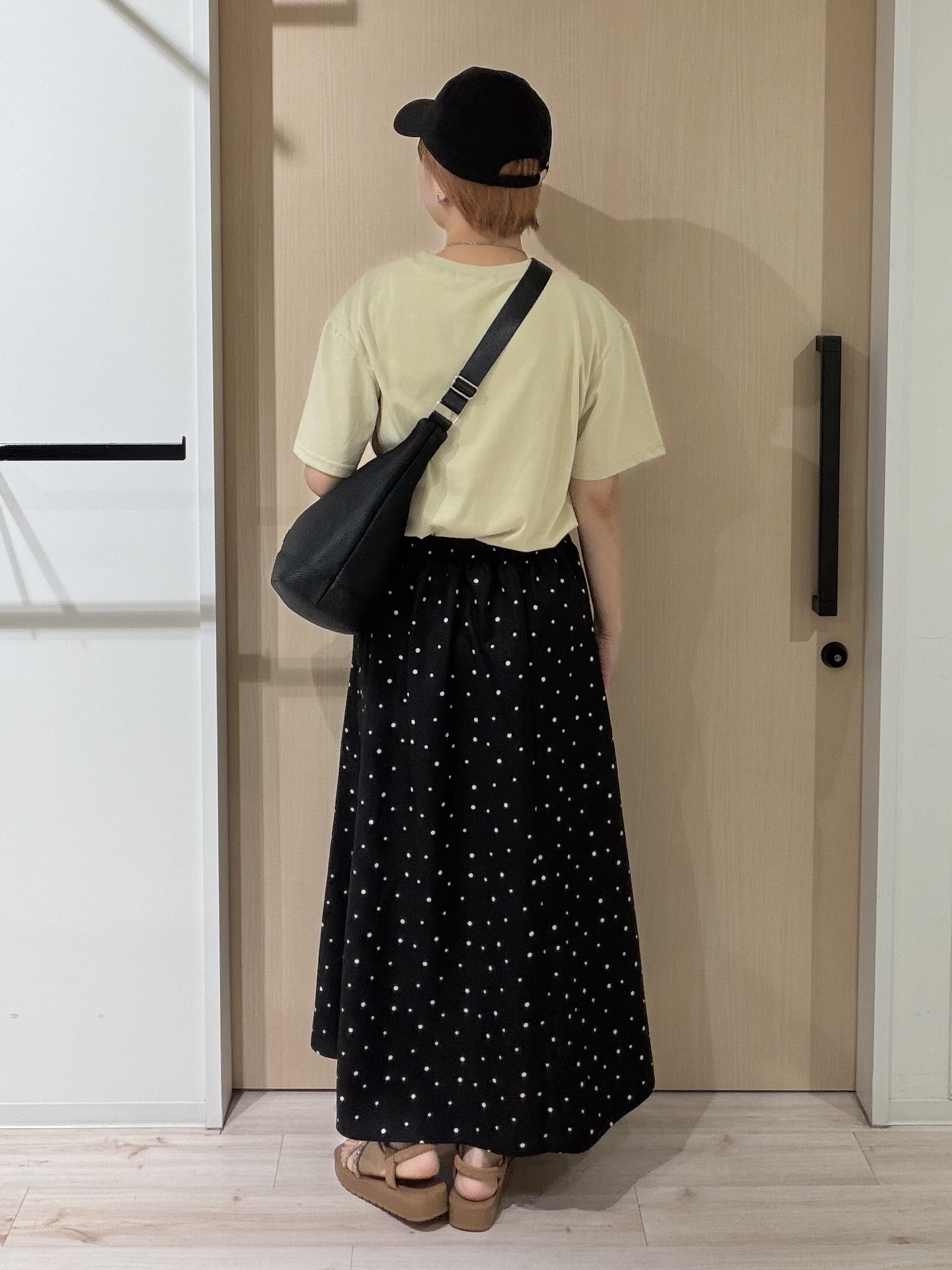 ひらしーさんの「SHOO･LA･RUE｜【ひんやり/S-LL】選べる4柄　デイリー使いにぴったりな 大人の頼れるTシャツ」を使ったコーディネート