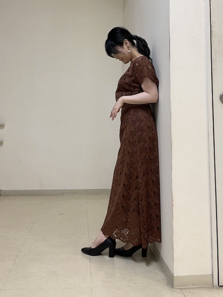watanabeさんの「UNTITLED｜【セットアップ可/品のある透け感】リーフレースブラウス」を使ったコーディネート