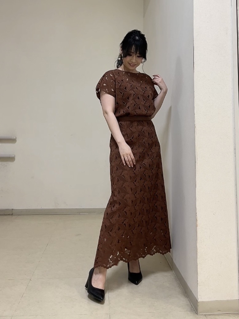 watanabeさんの「UNTITLED｜【セットアップ可/品のある透け感】リーフレースブラウス」を使ったコーディネート