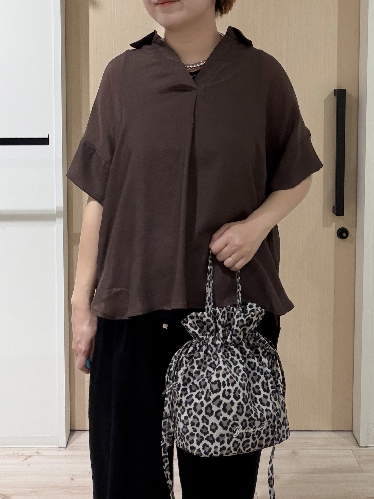 ひらしーさんの「SHOO･LA･RUE｜【2点セット/S-LL/洗濯機可】時短でコーデ決まる スラブスキッパーシャツ＋タンクトップ」を使ったコーディネート
