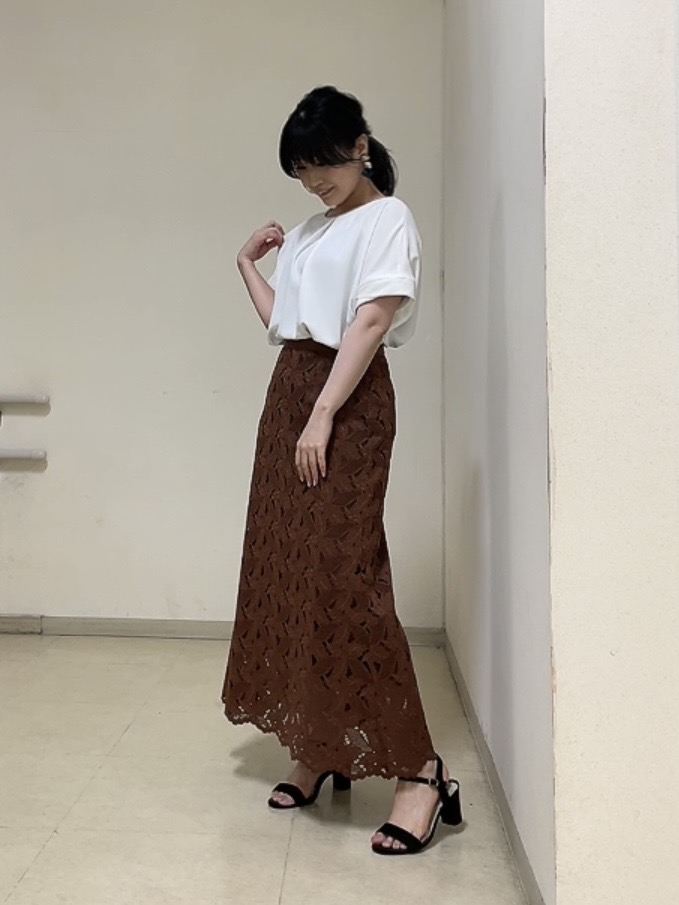 watanabeさんの「UNTITLED｜【セットアップ可/UVカット/前後2WAY】リラクシーフレンチスリーブブラウス」を使ったコーディネート