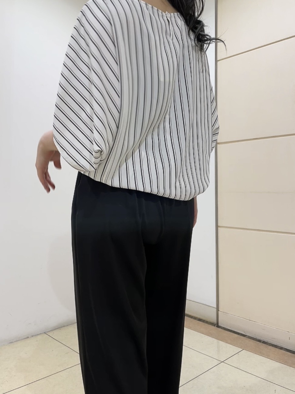 watanabeさんの「UNTITLED｜【UVケア／接触冷感】ジョーゼットドルマンブラウス」を使ったコーディネート