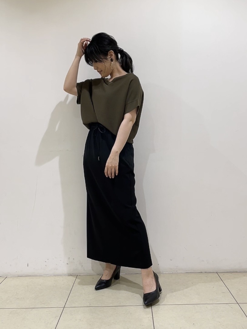 watanabeさんの「UNTITLED｜【11色展開/体型カバー】前後2WAYフレンチスリーブニット」を使ったコーディネート
