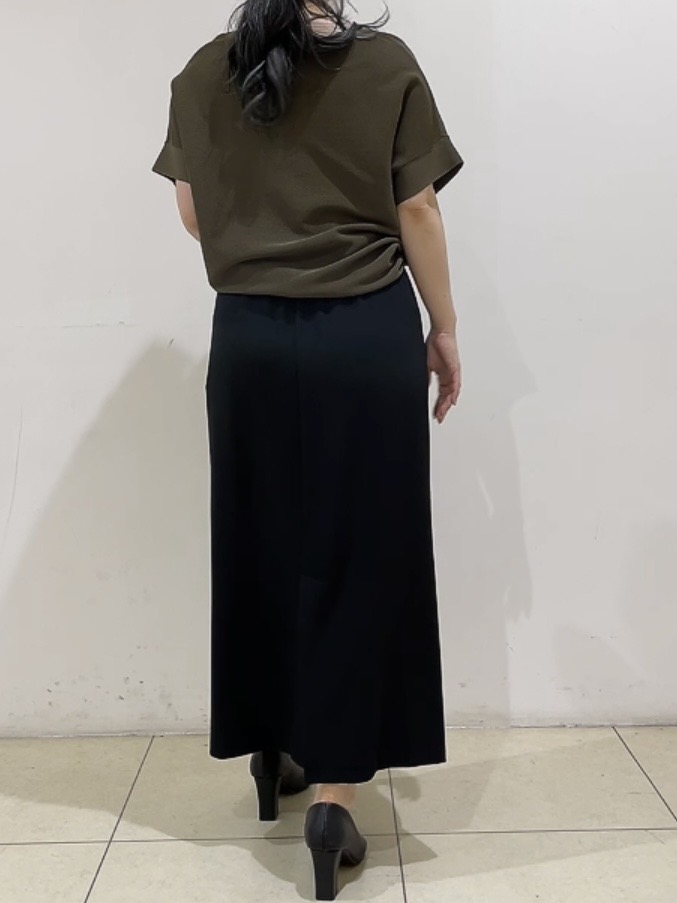 watanabeさんの「UNTITLED｜【11色展開/体型カバー】前後2WAYフレンチスリーブニット」を使ったコーディネート