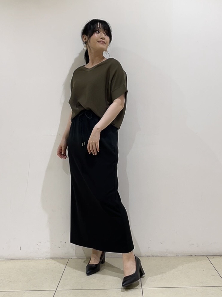watanabeさんの「UNTITLED｜【11色展開/体型カバー】前後2WAYフレンチスリーブニット」を使ったコーディネート