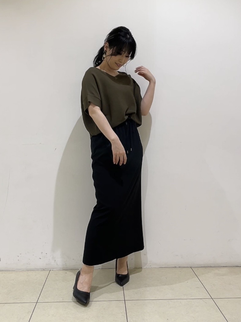 watanabeさんの「UNTITLED｜【11色展開/体型カバー】前後2WAYフレンチスリーブニット」を使ったコーディネート